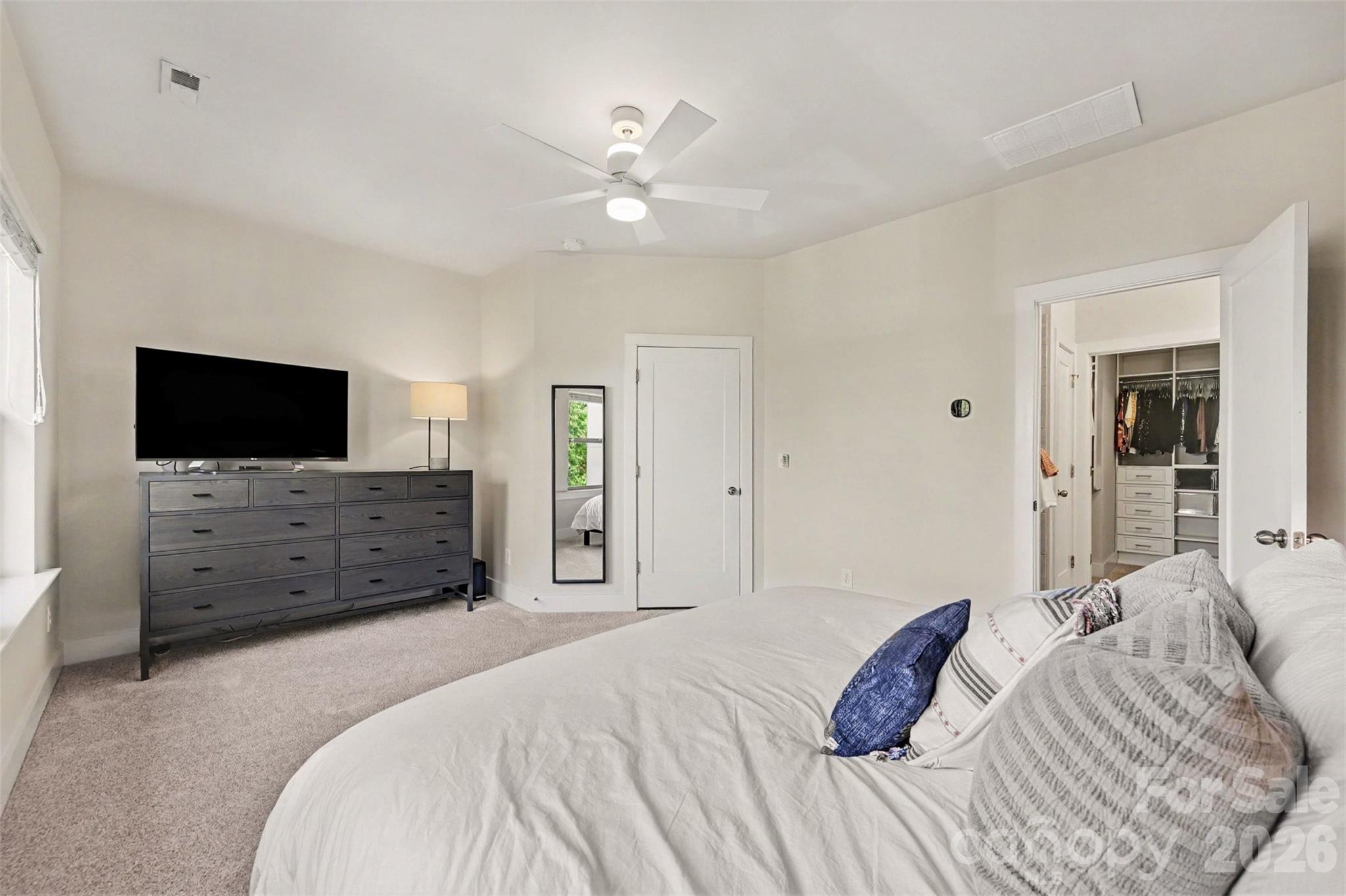 2539 Euclid Avenue Property Photo 27