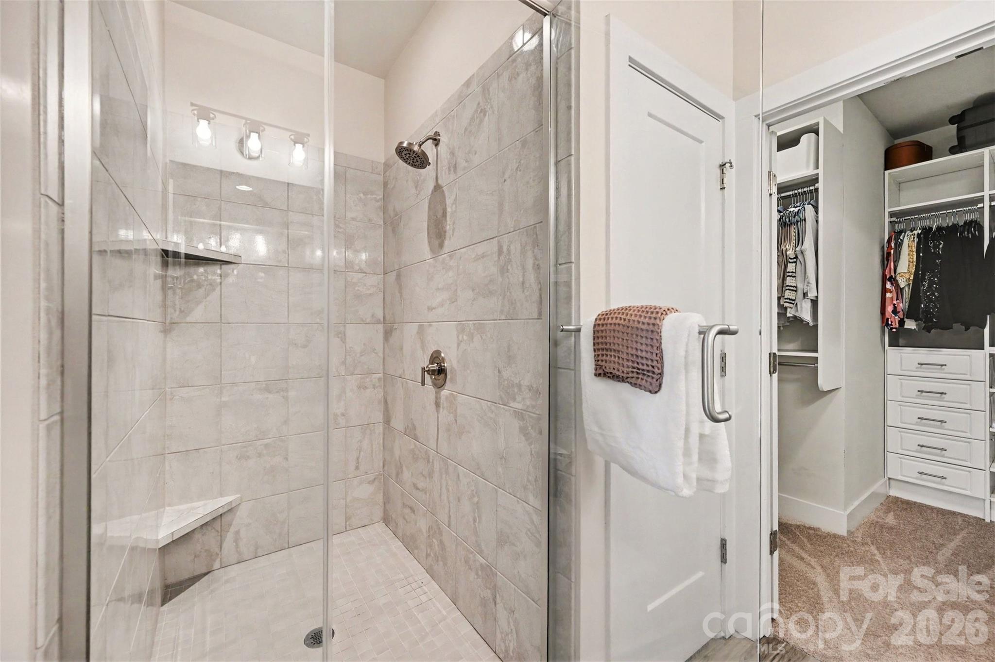 2539 Euclid Avenue Property Photo 31