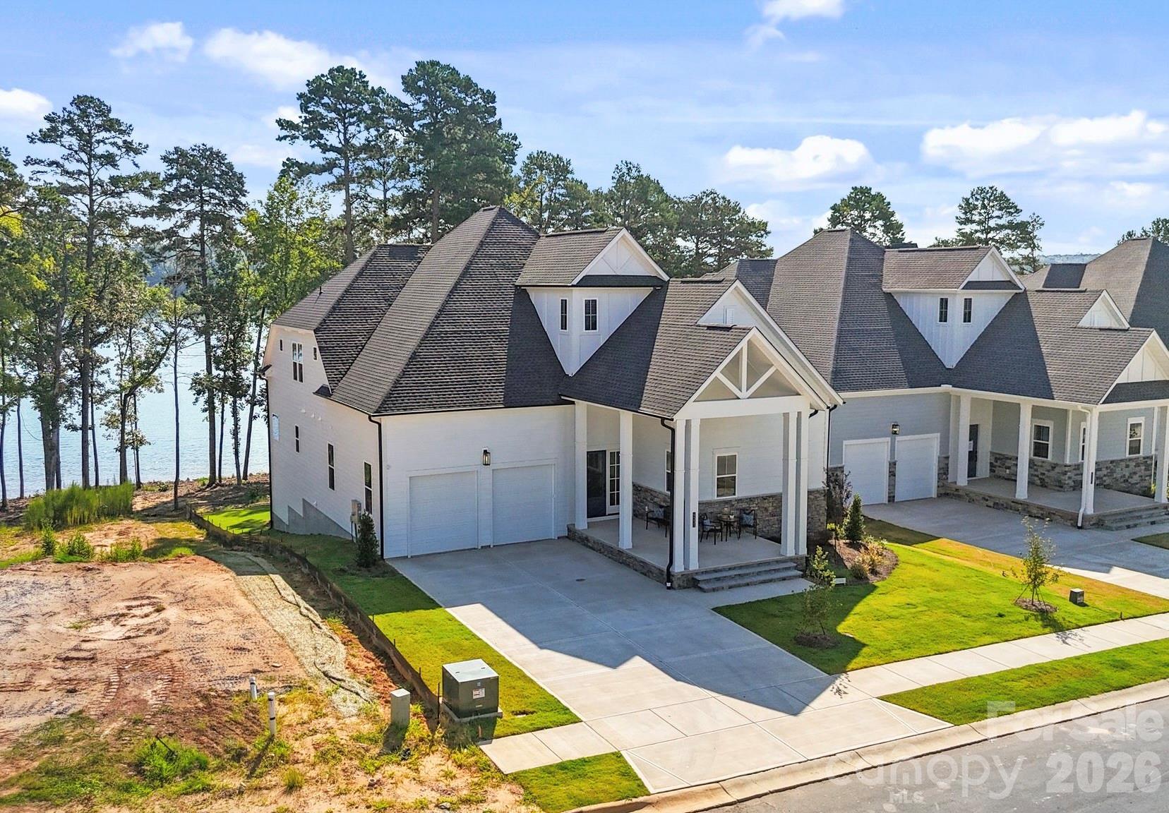 4531 Splash Trail Property Photo 1