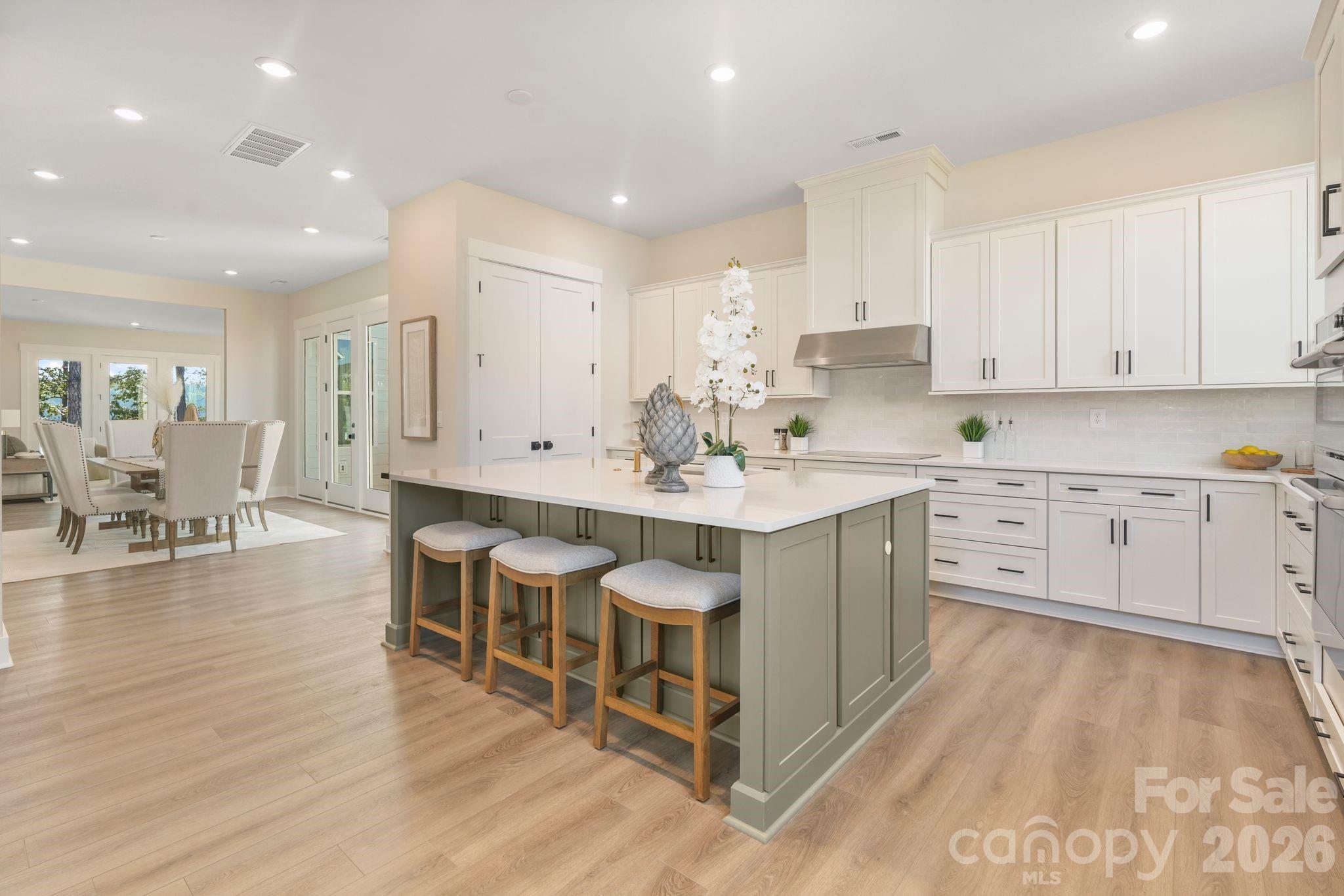 4531 Splash Trail Property Photo 4