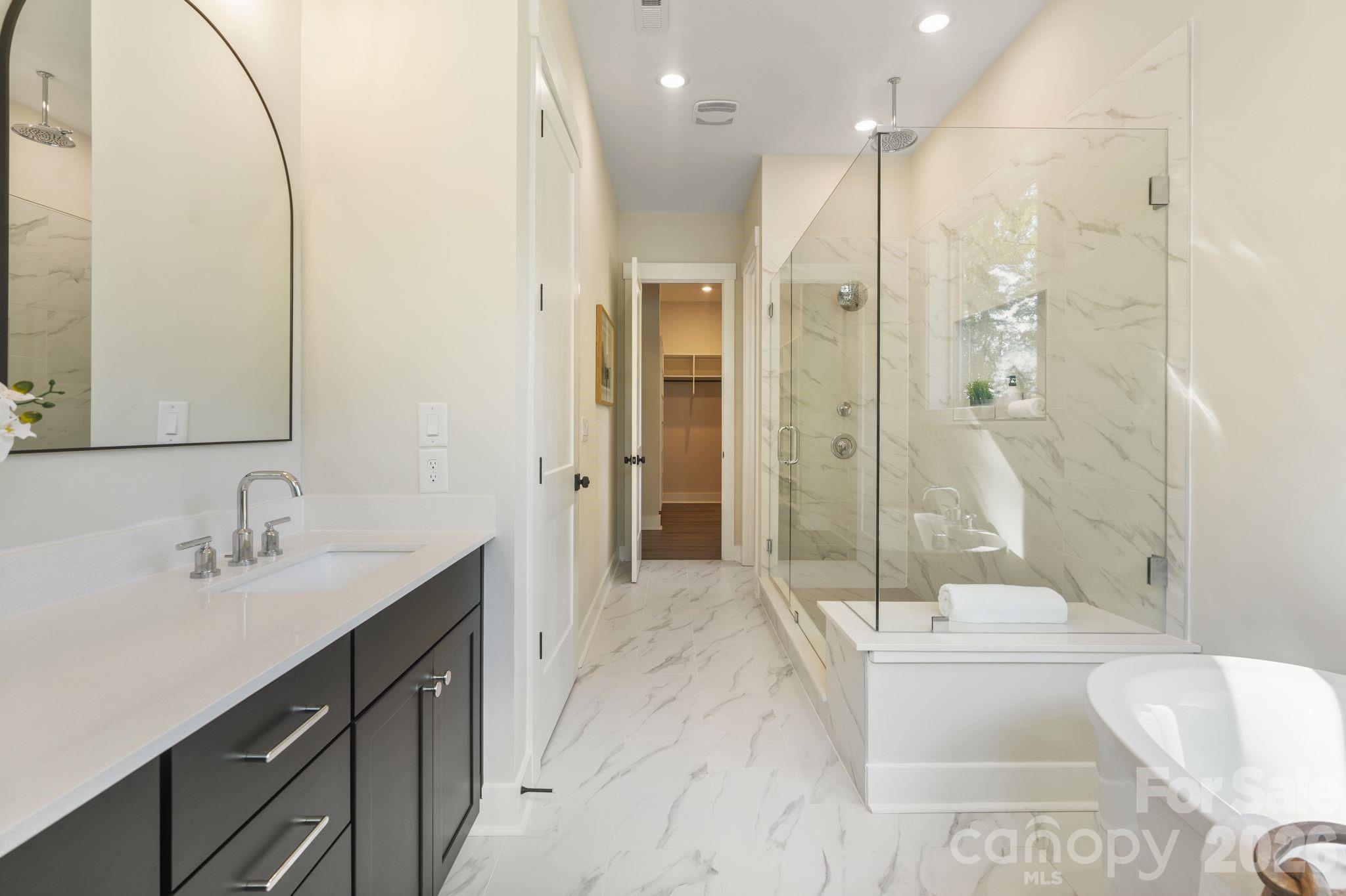 4531 Splash Trail Property Photo 13