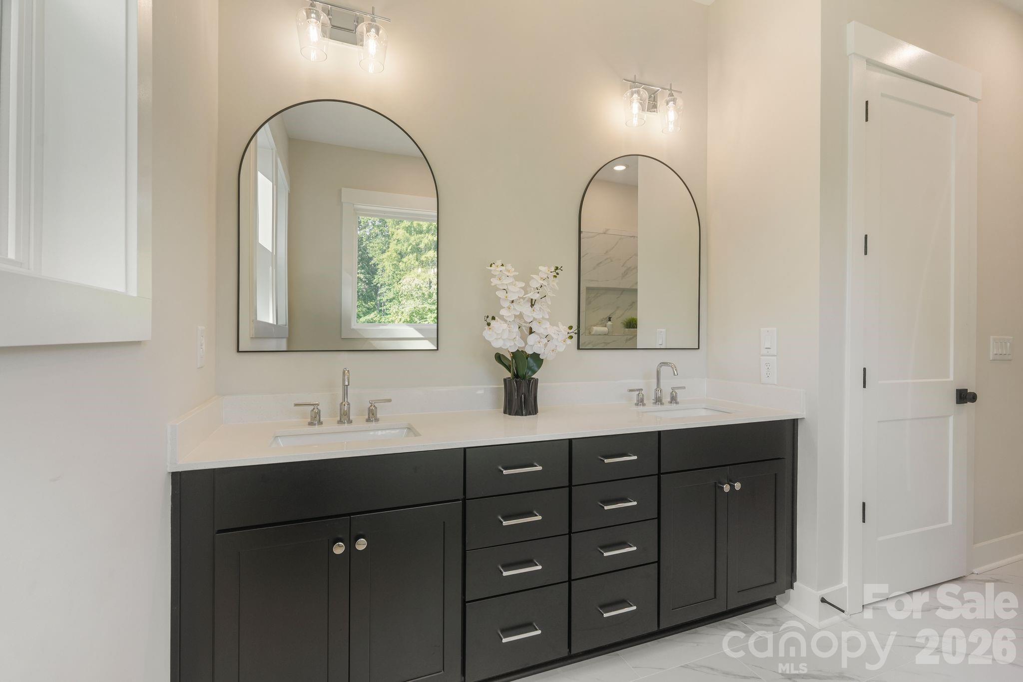 4531 Splash Trail Property Photo 15