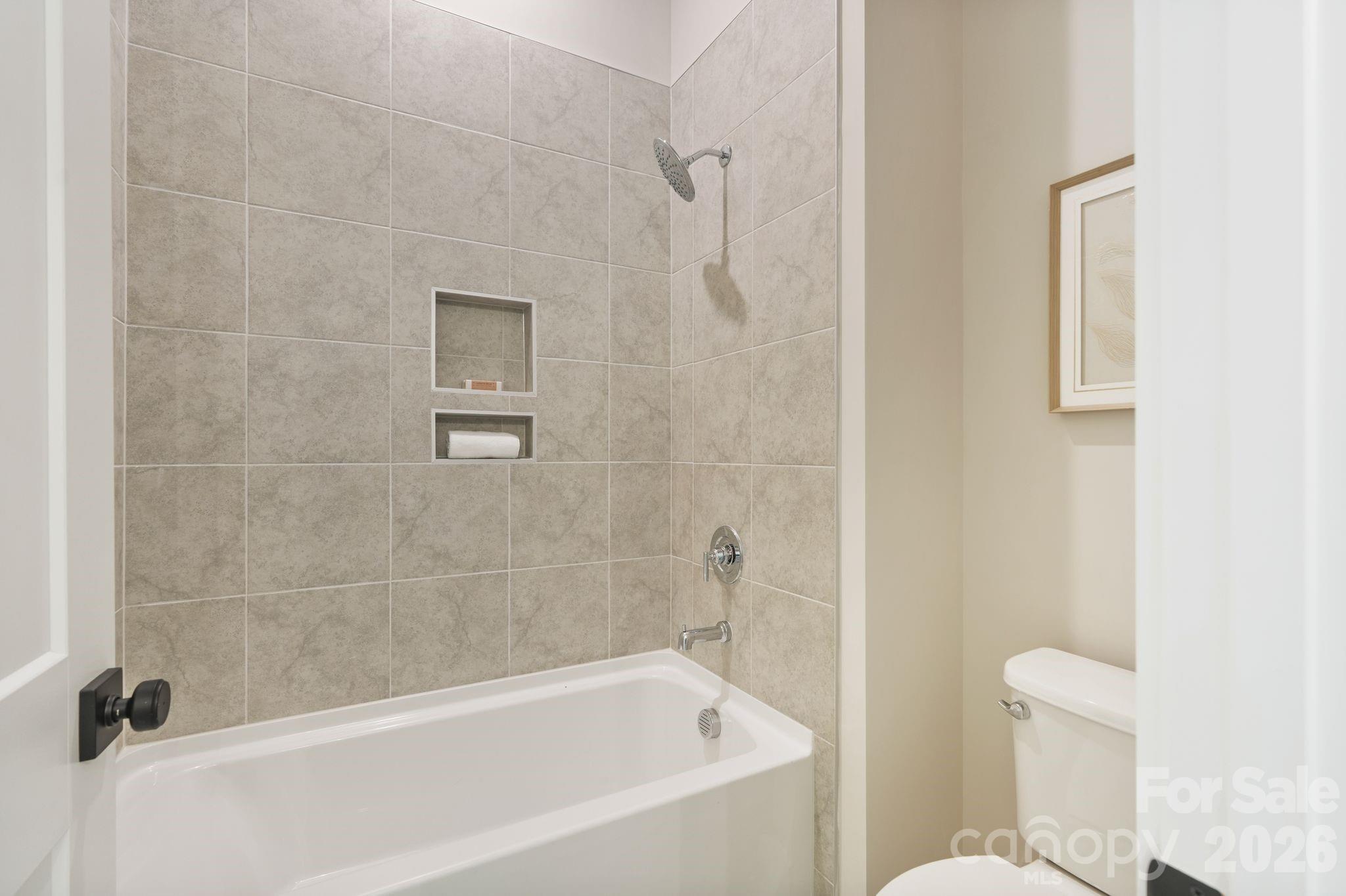 4531 Splash Trail Property Photo 26