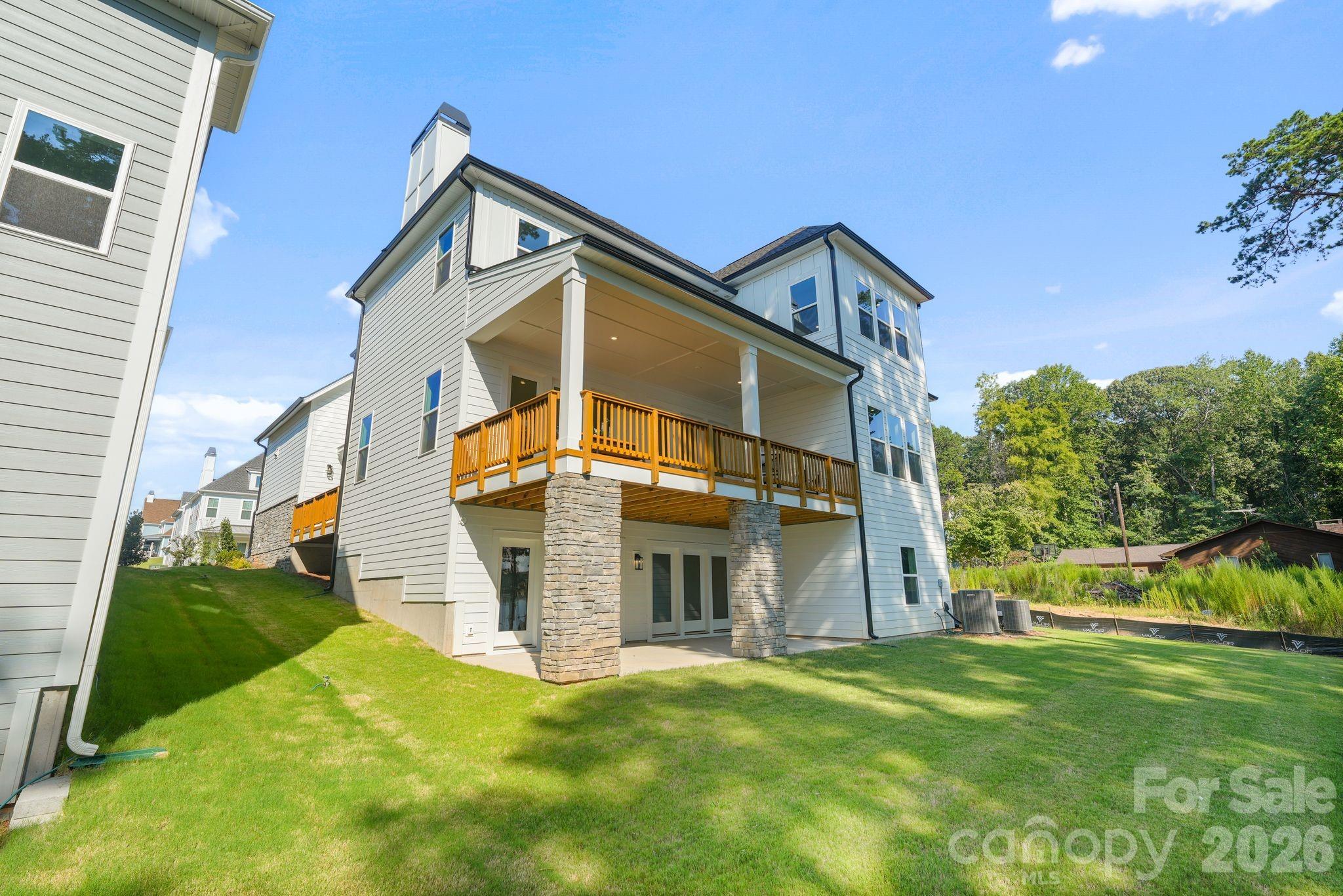 4531 Splash Trail Property Photo 32