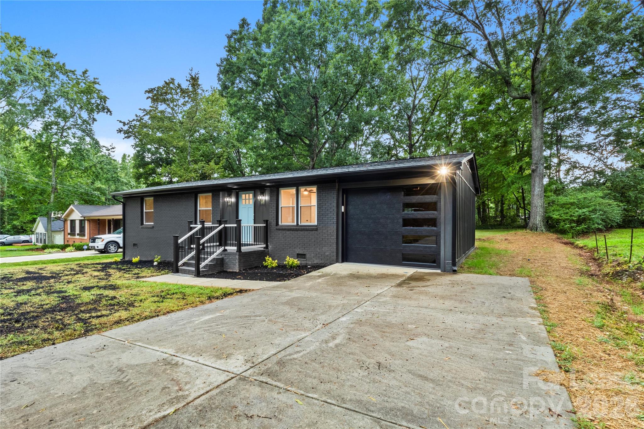 562 Barrington Place Property Photo 1