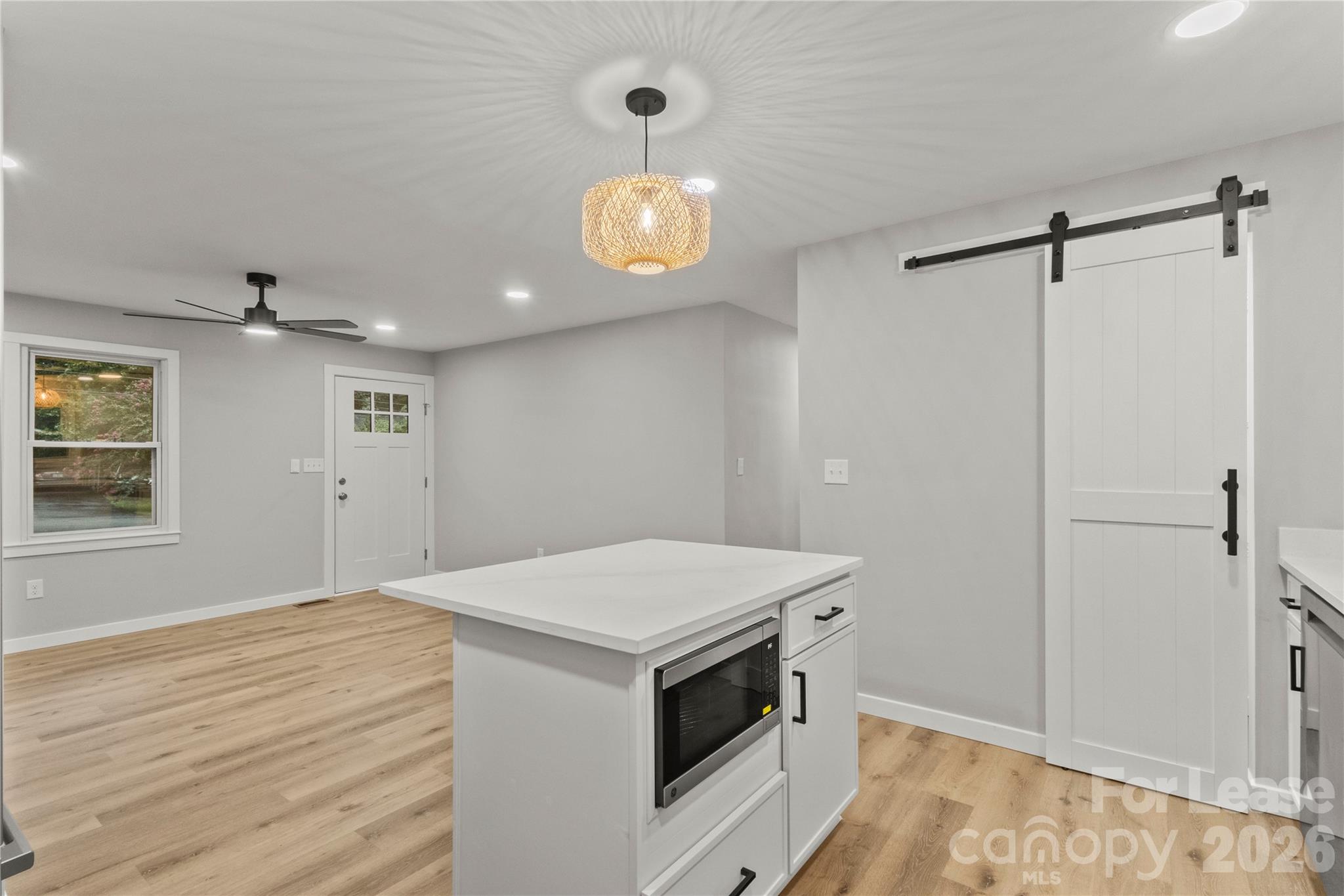 562 Barrington Place Property Photo 5