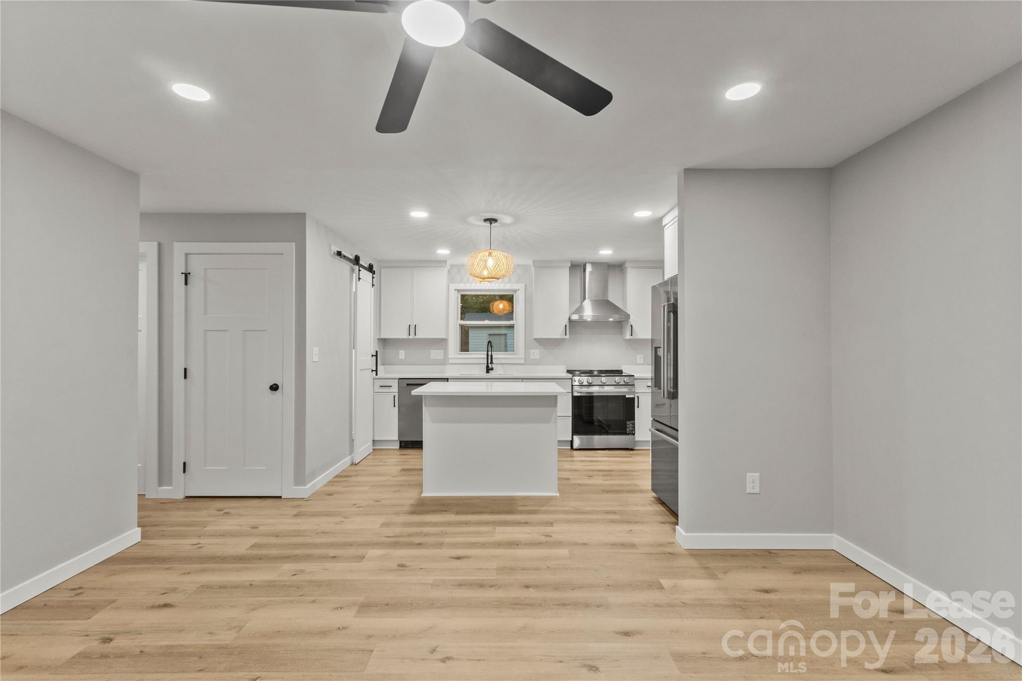 562 Barrington Place Property Photo 10