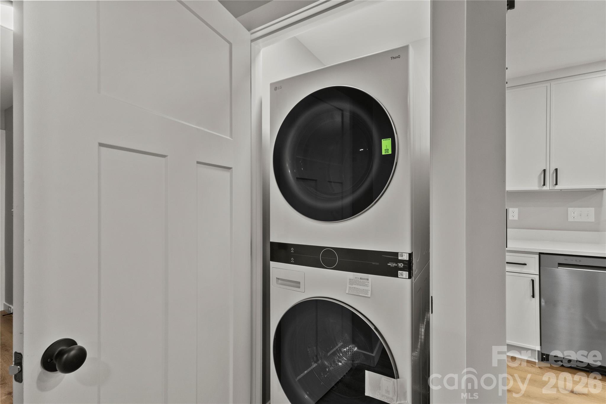 562 Barrington Place Property Photo 12