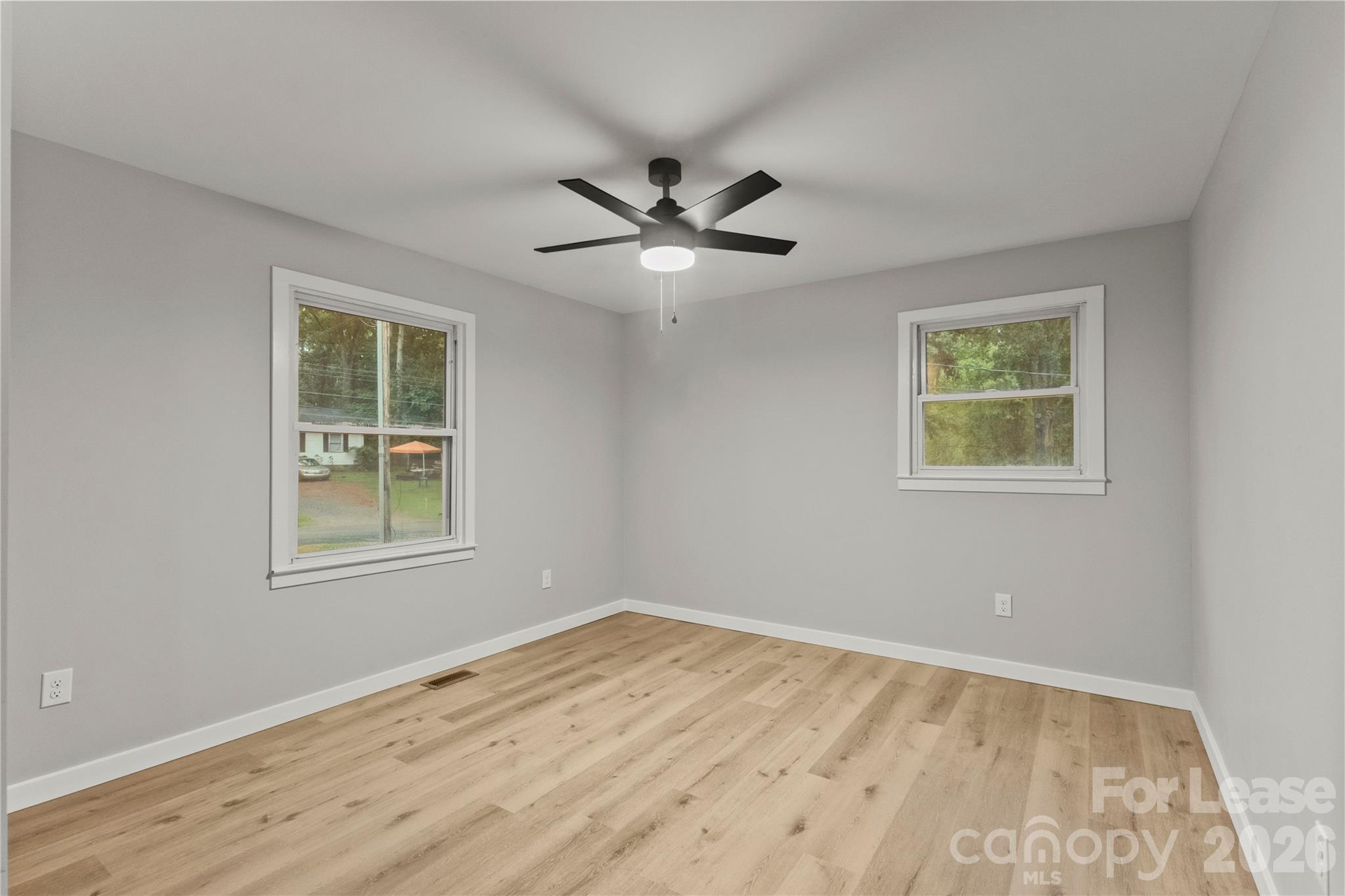 562 Barrington Place Property Photo 16