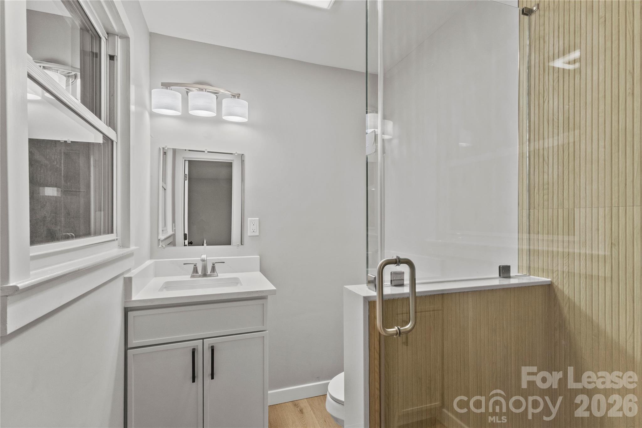 562 Barrington Place Property Photo 20