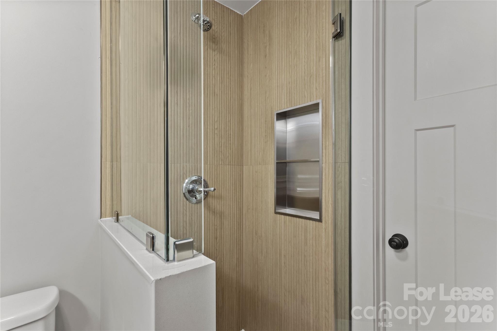562 Barrington Place Property Photo 21