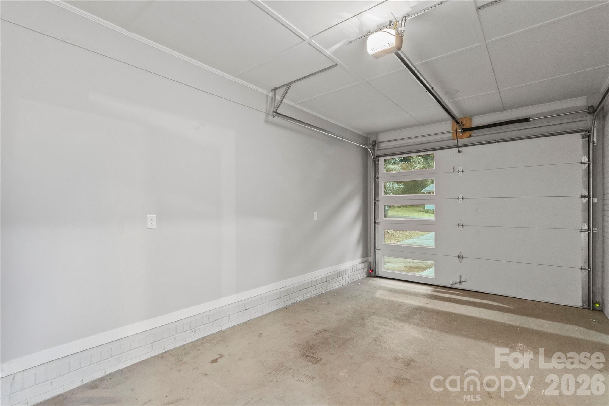 562 Barrington Place Property Photo 22