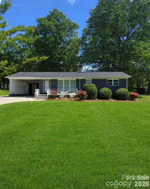 421 Kingfield Drive Property Photo 1