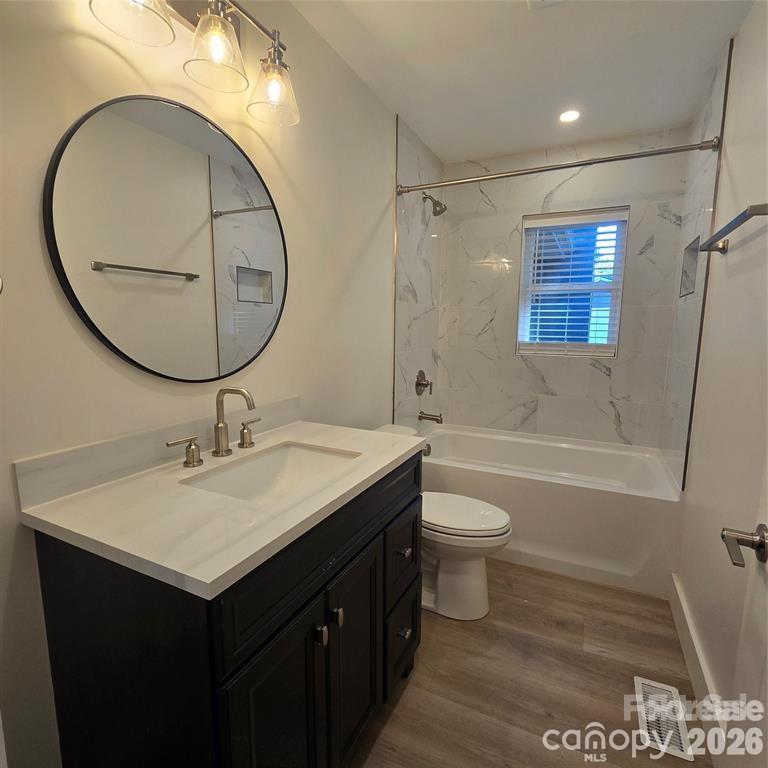 421 Kingfield Drive Property Photo 13