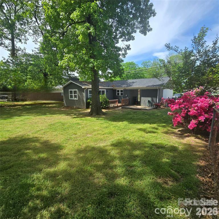 421 Kingfield Drive Property Photo 16