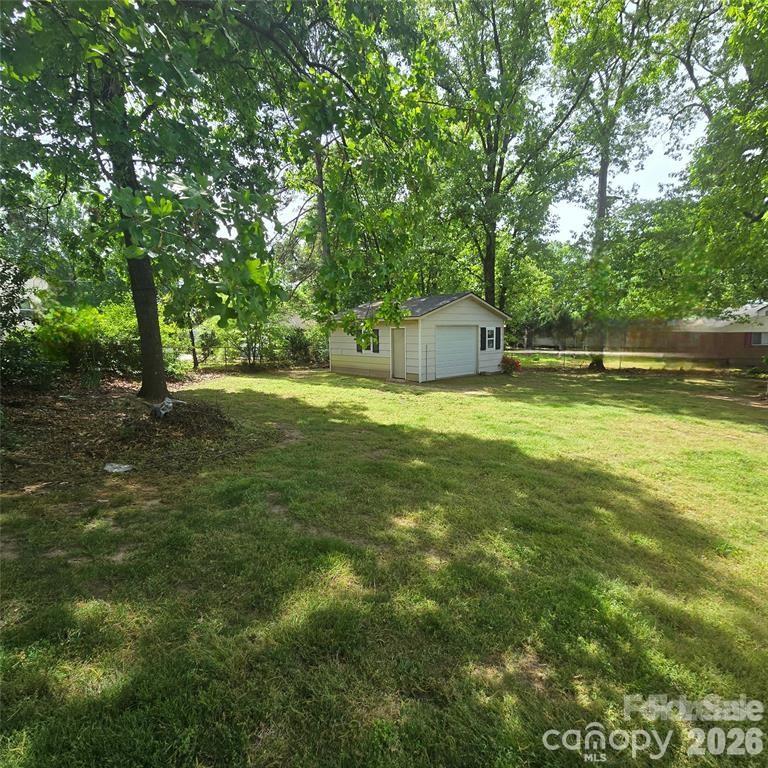 421 Kingfield Drive Property Photo 18