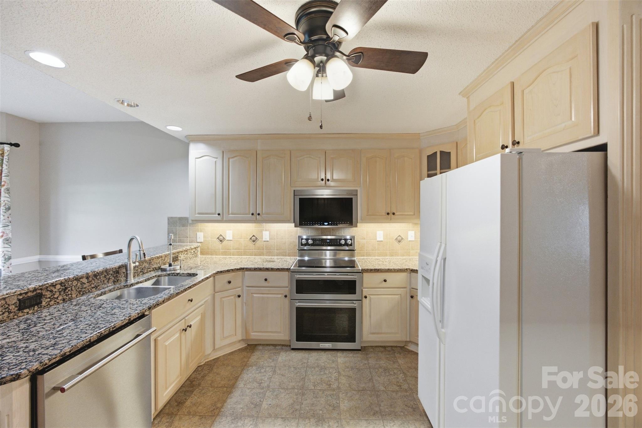 216 Minnie Queen Lane Property Photo 12