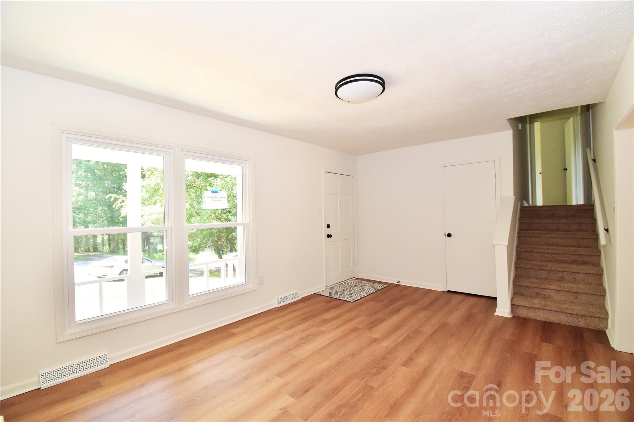 19 S Ridge Place Property Photo 4