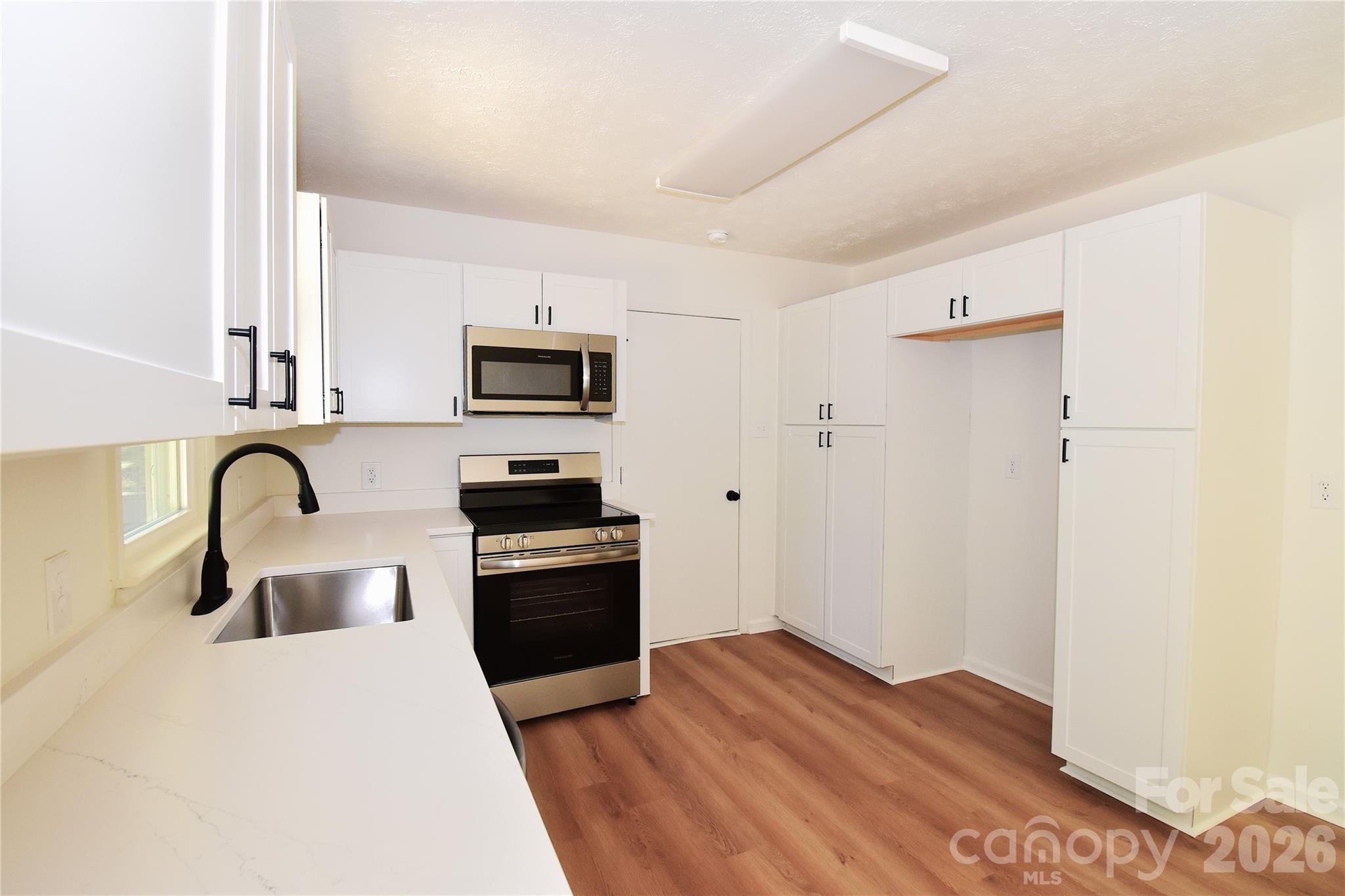 19 S Ridge Place Property Photo 8