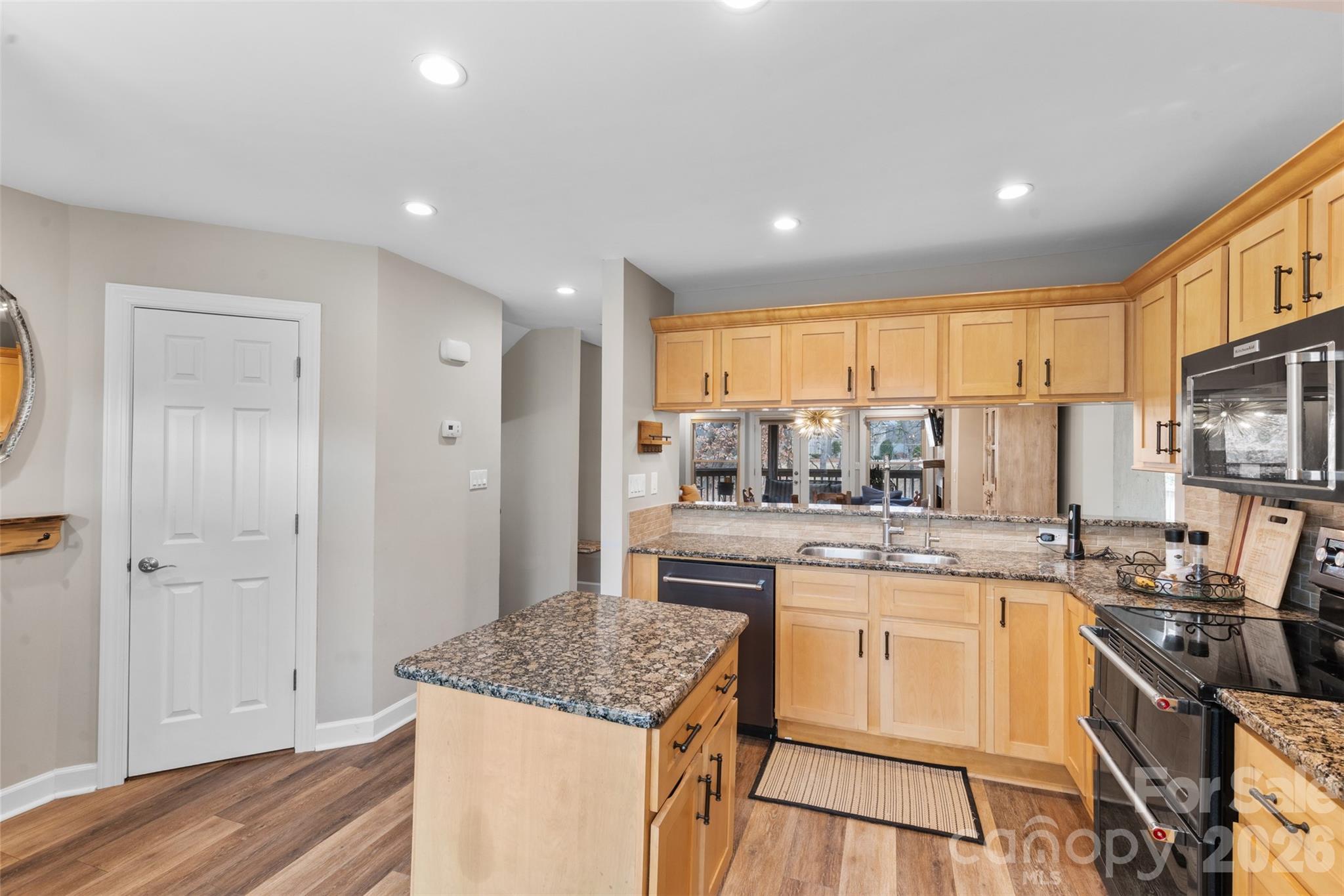 13820 Queens Harbor Road Property Photo 6