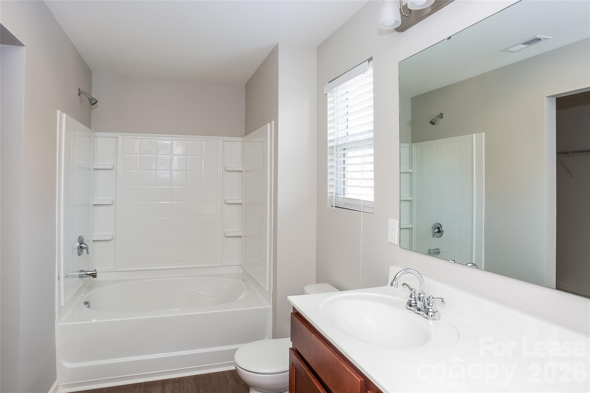 1072 Ramsgate Drive Property Photo 12