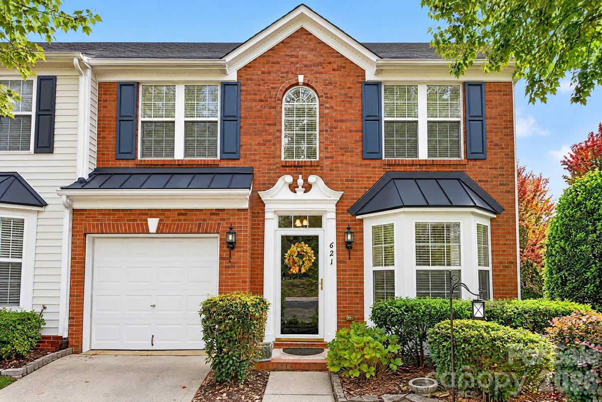 621 Colbert Way Property Photo 1