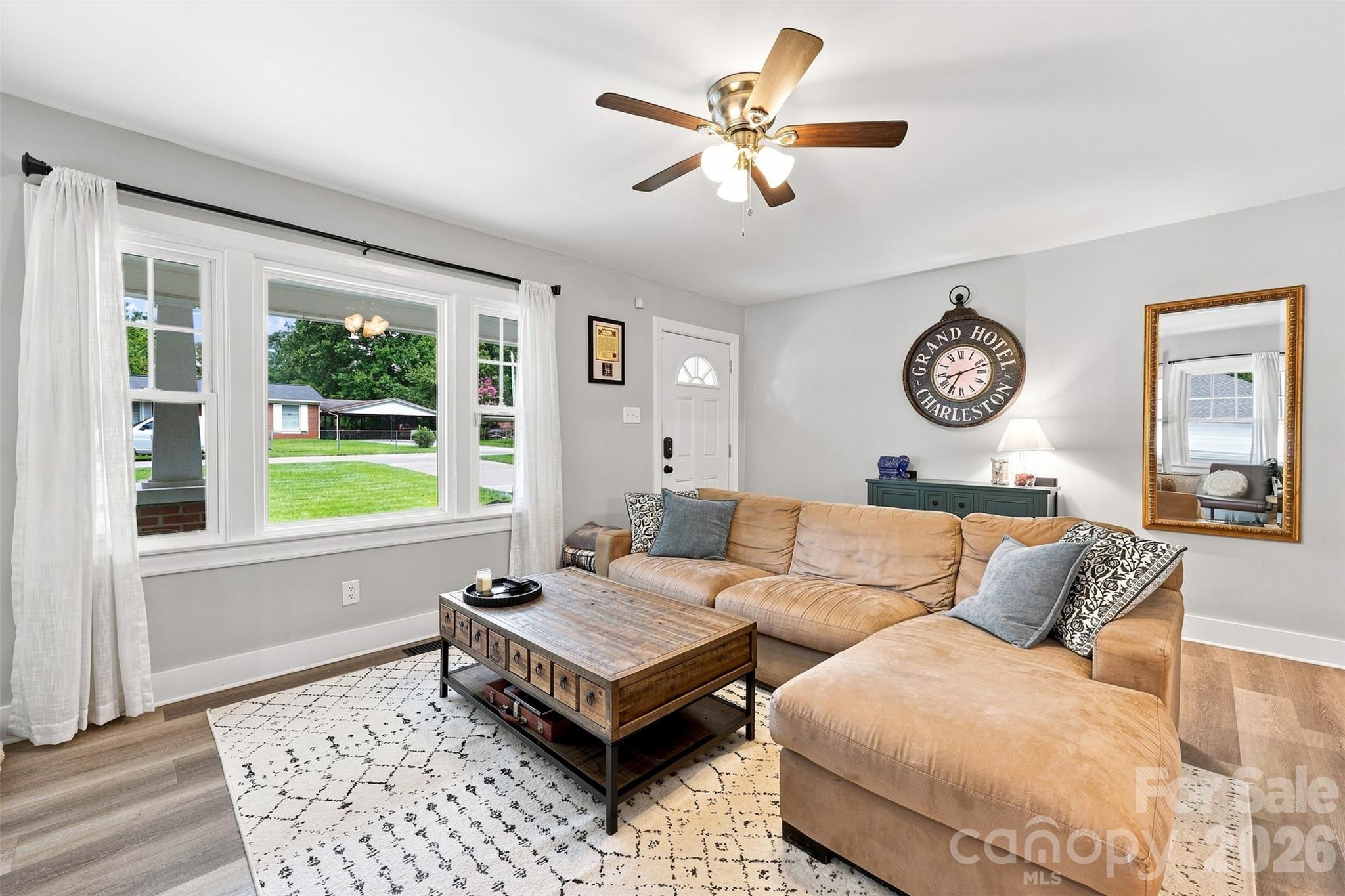208 Barron Park Property Photo 6