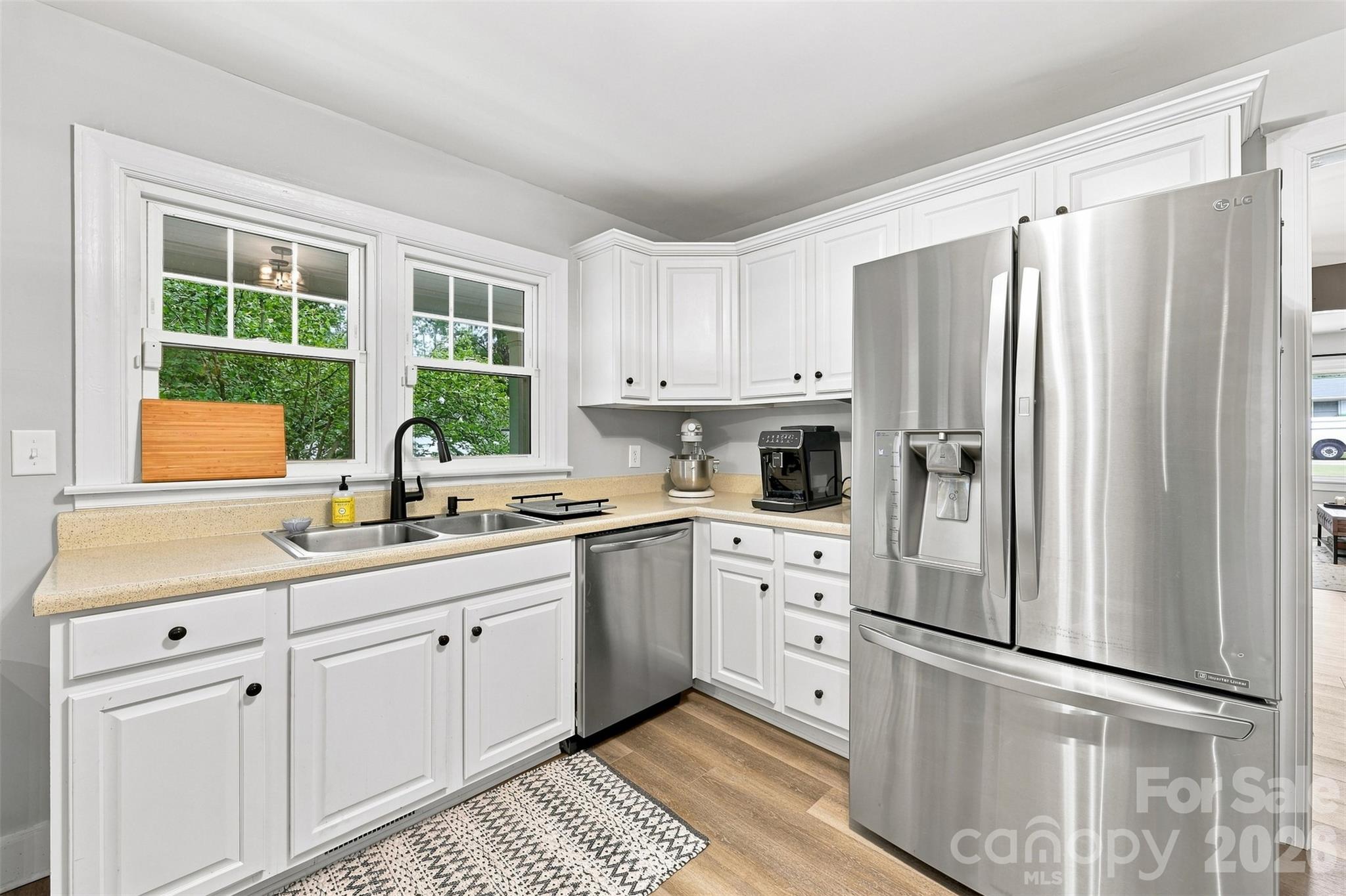 208 Barron Park Property Photo 11