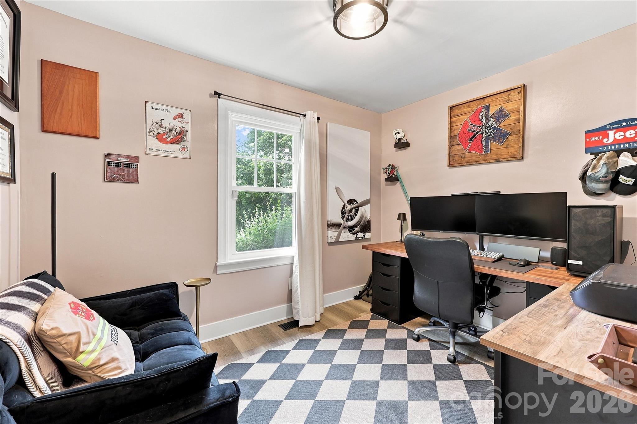 208 Barron Park Property Photo 24