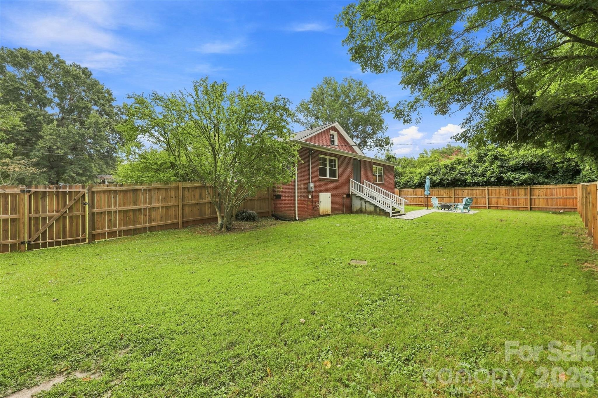 208 Barron Park Property Photo 31