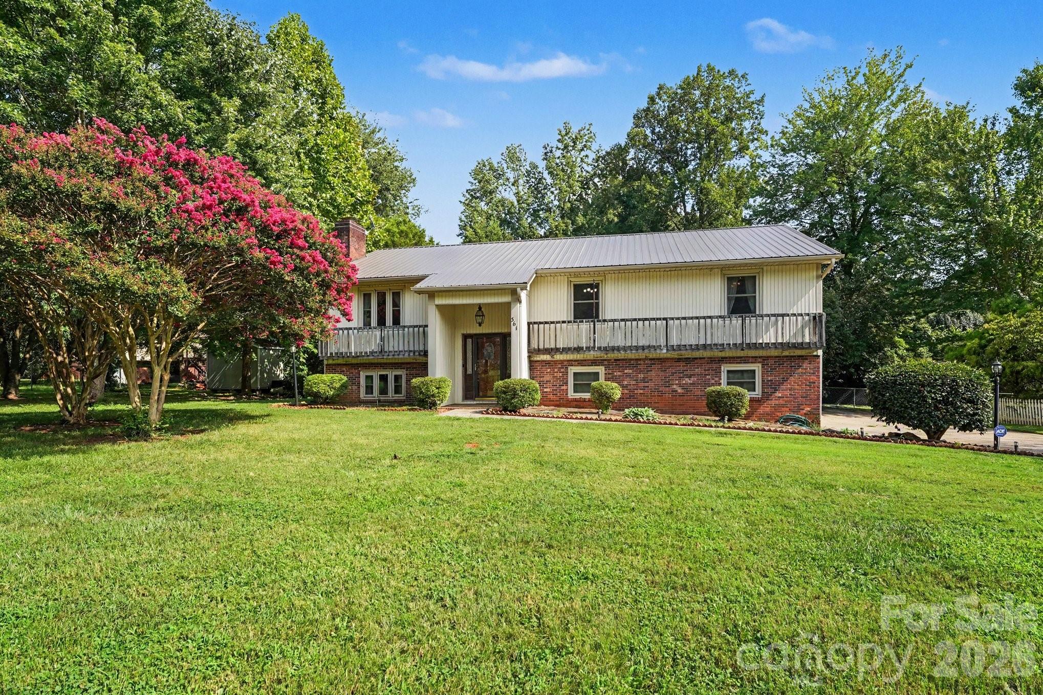 361 River Road Property Photo 3