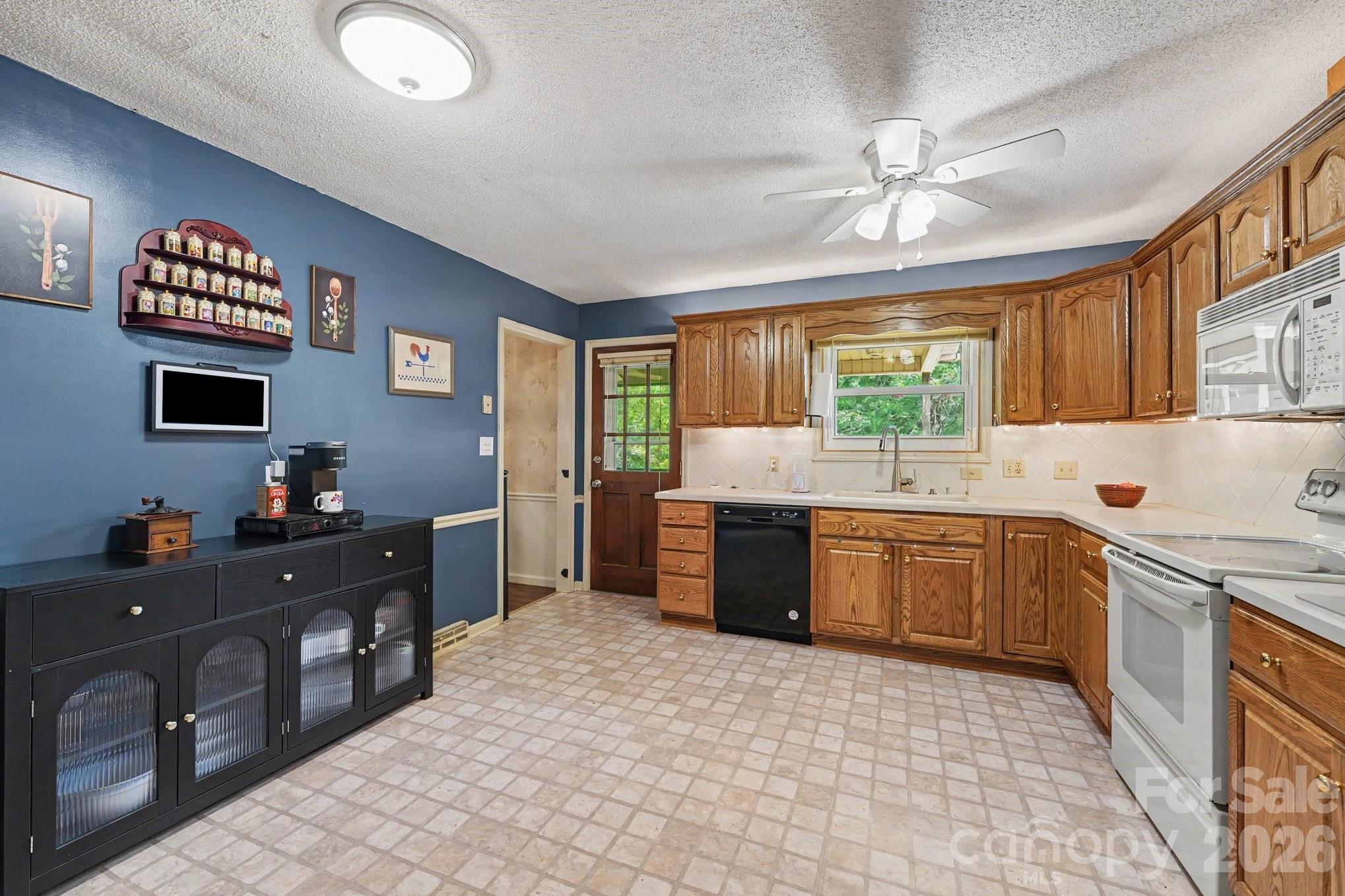 361 River Road Property Photo 11