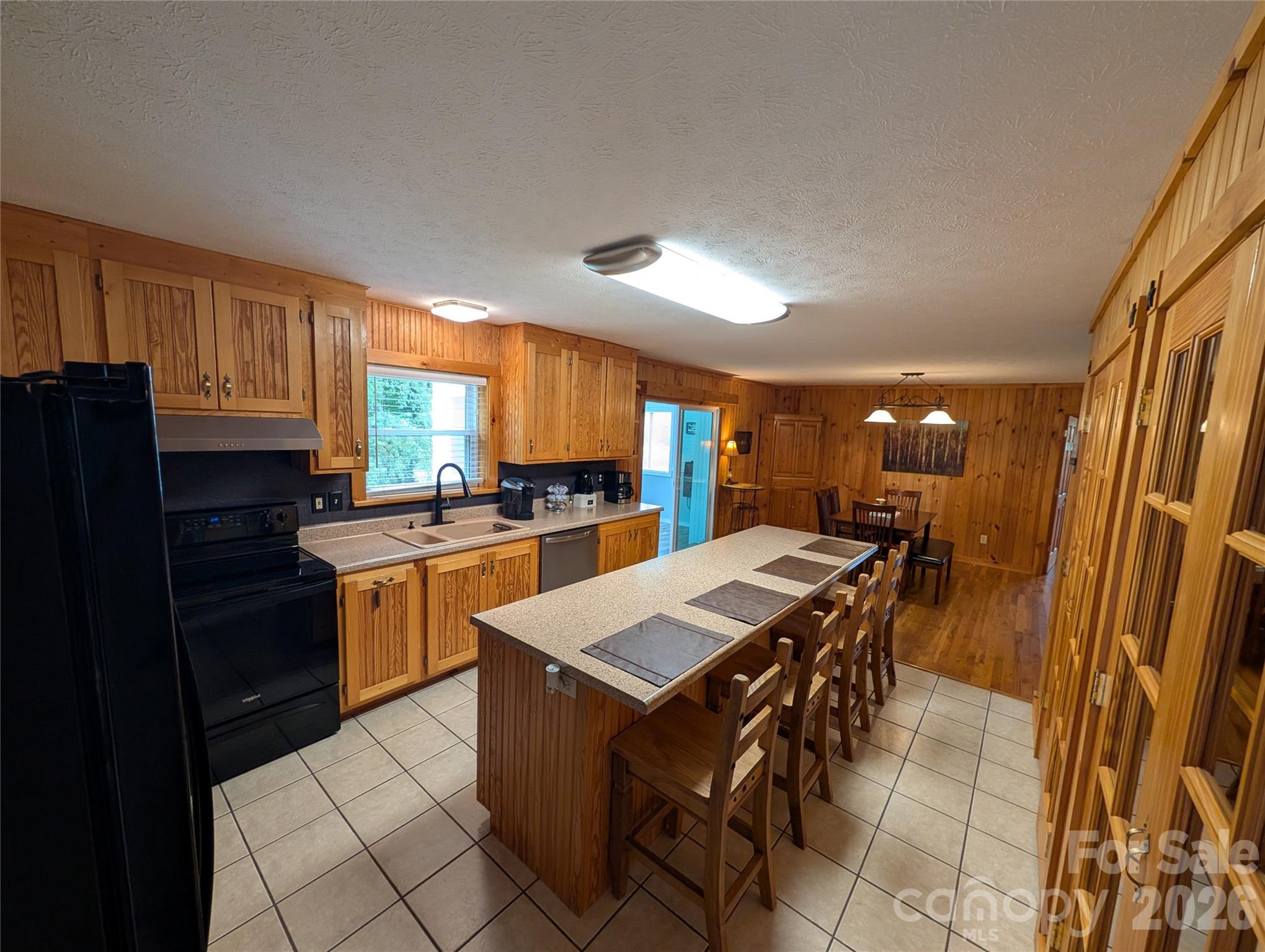 213 Rustling Pines Drive Property Photo 5