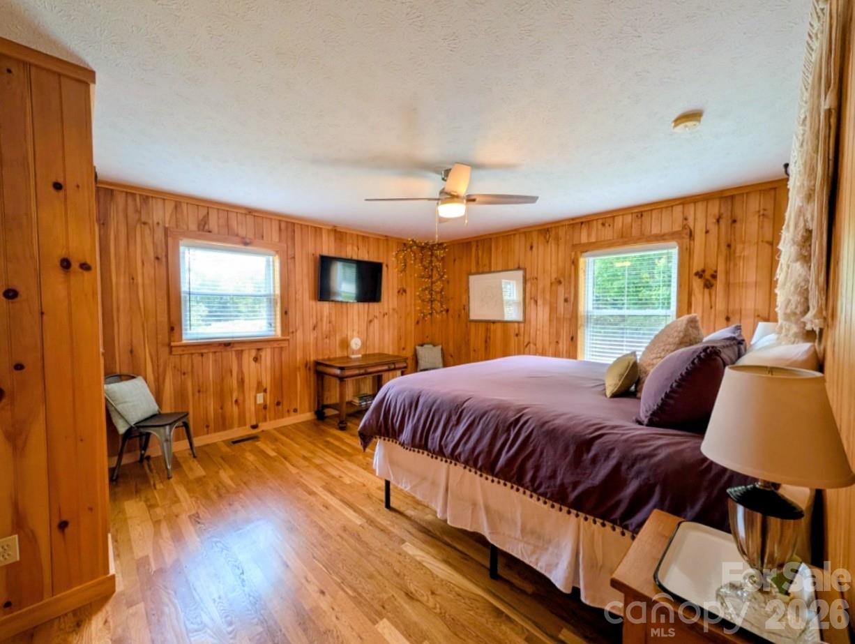 213 Rustling Pines Drive Property Photo 6