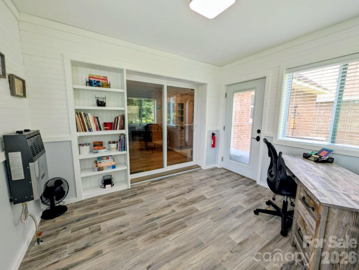 213 Rustling Pines Drive Property Photo 14