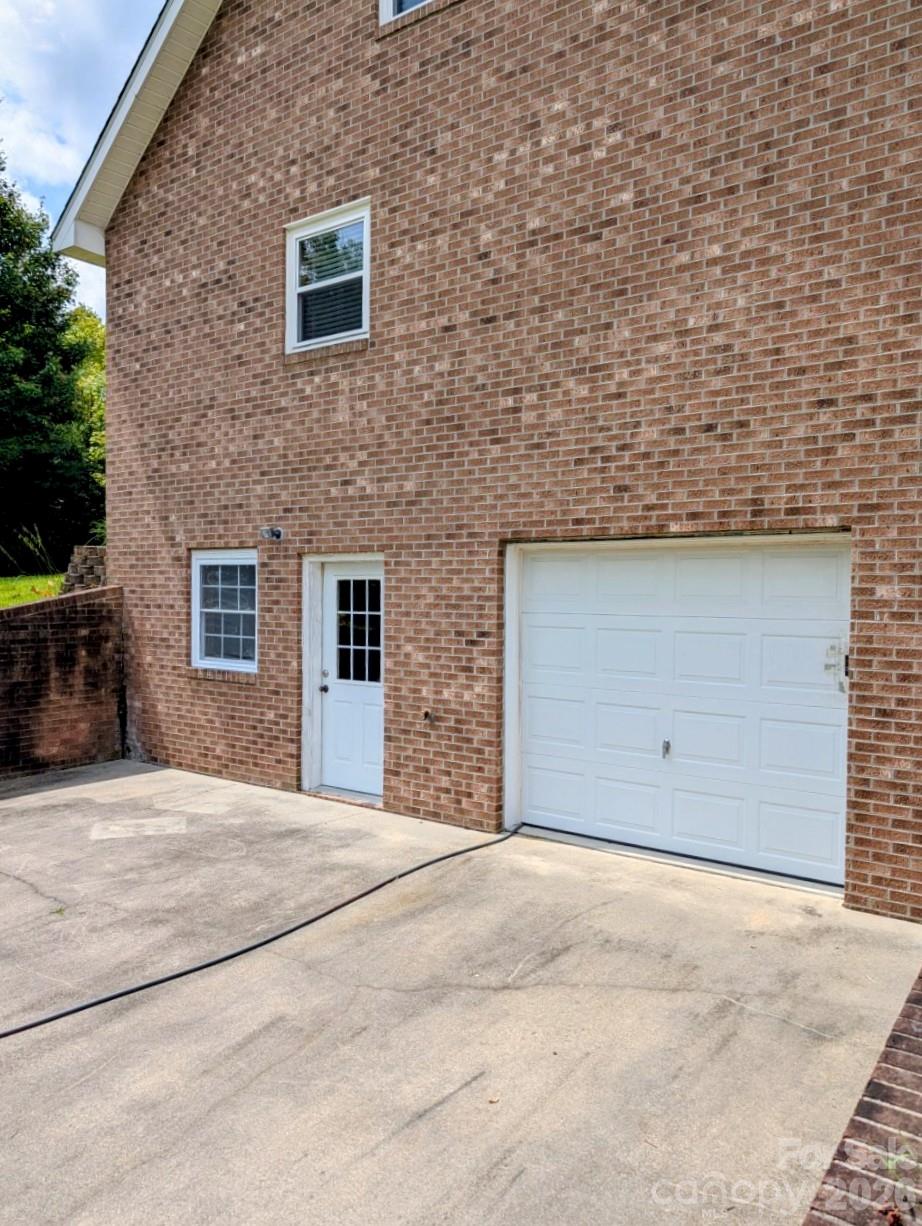 213 Rustling Pines Drive Property Photo 26