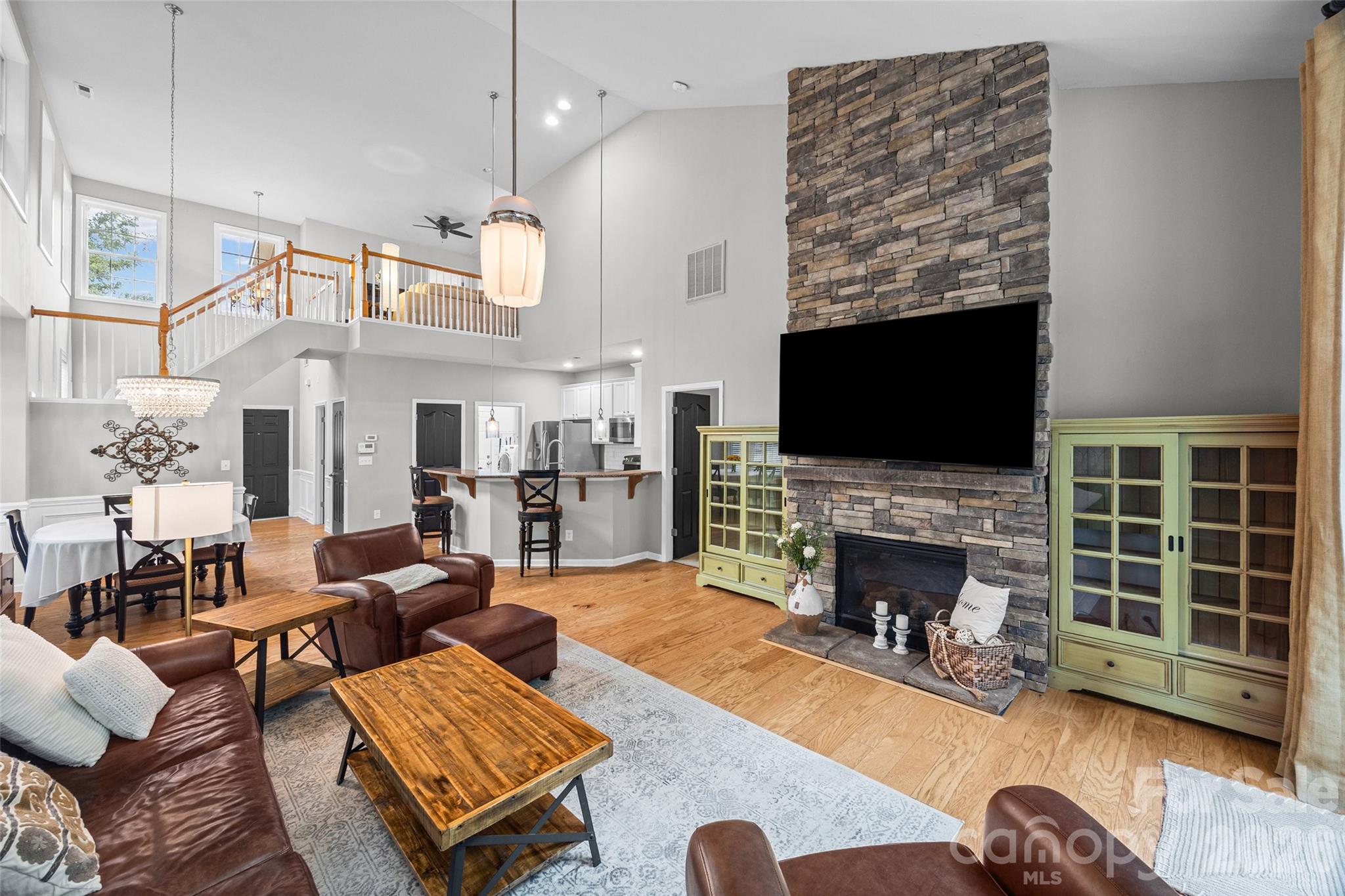 706 Deerbrook Lane Property Photo 8