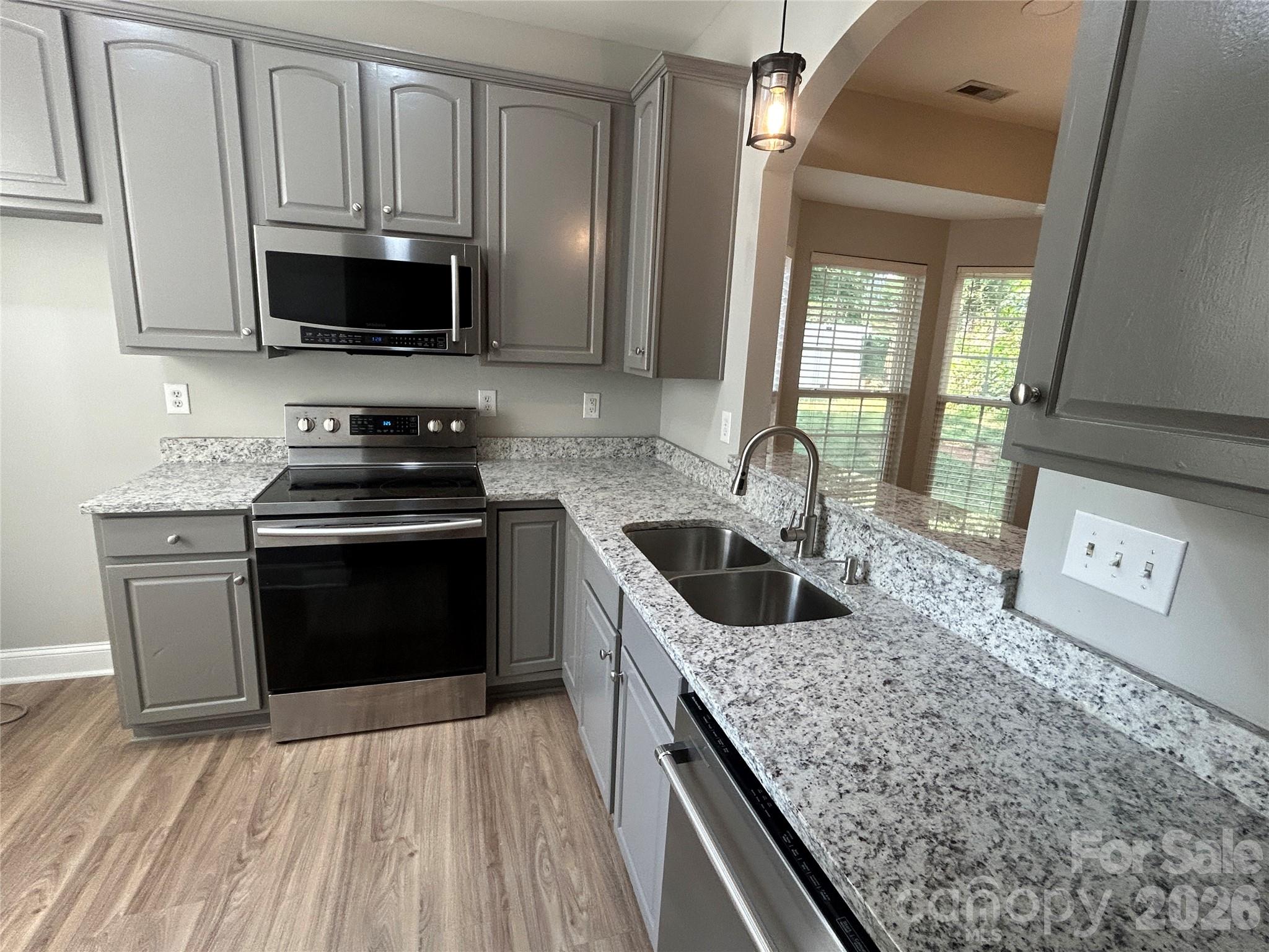 1917 Bellflower Drive Property Photo 6