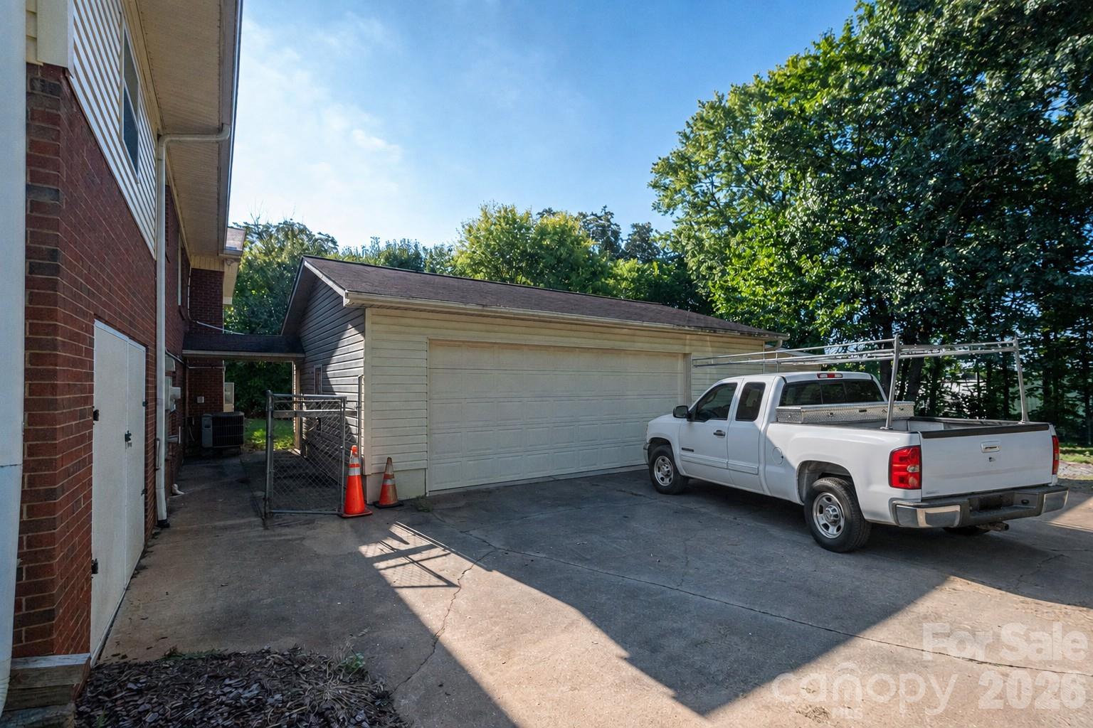 1306 11th Avenue Property Photo 2