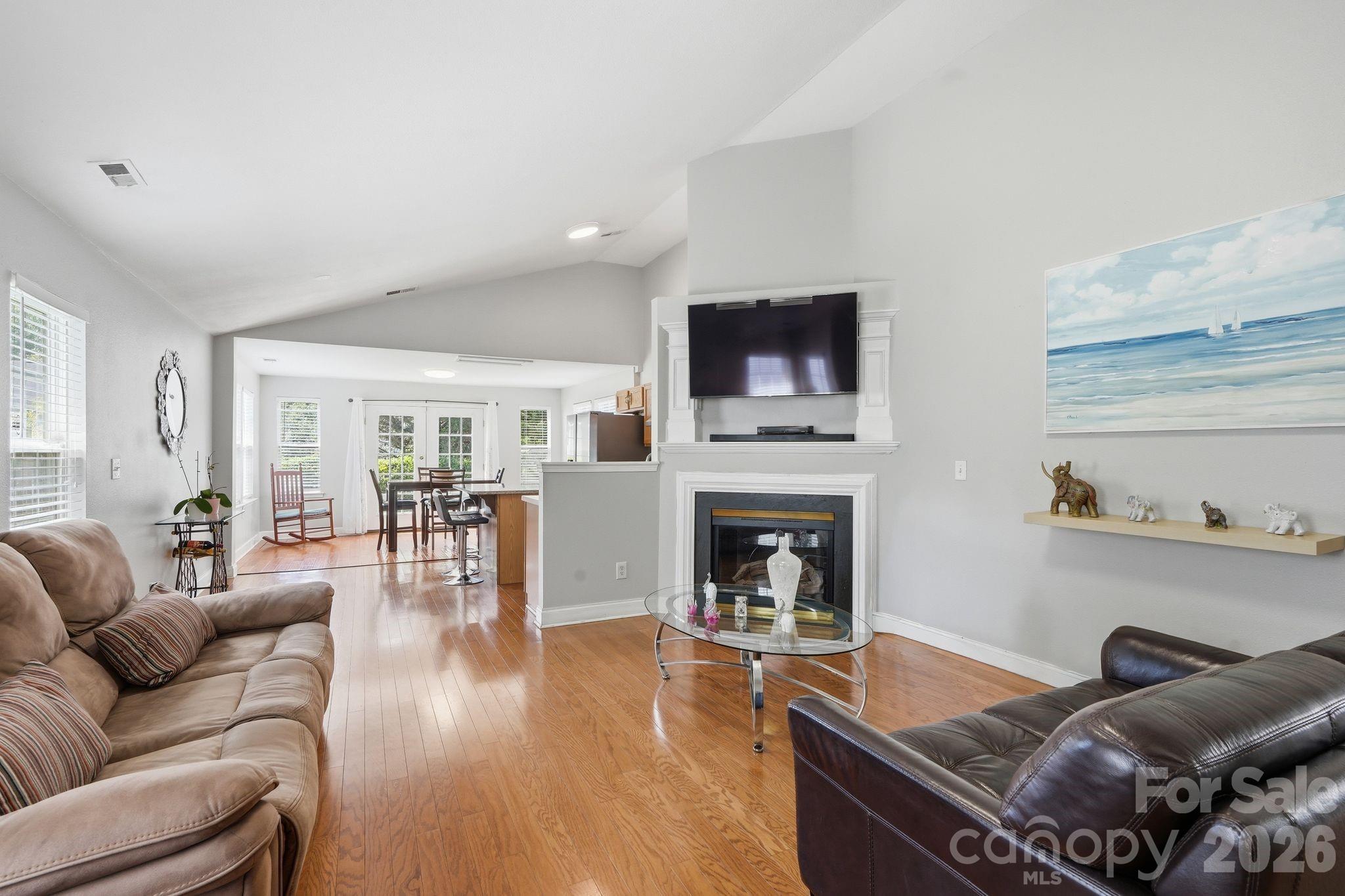 5816 Wallace Avenue Property Photo 5