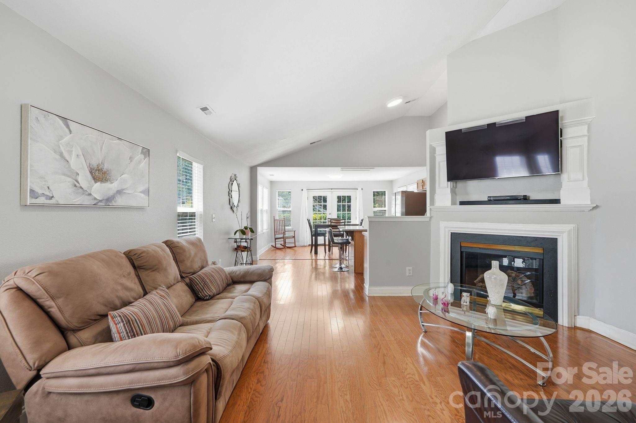 5816 Wallace Avenue Property Photo 7