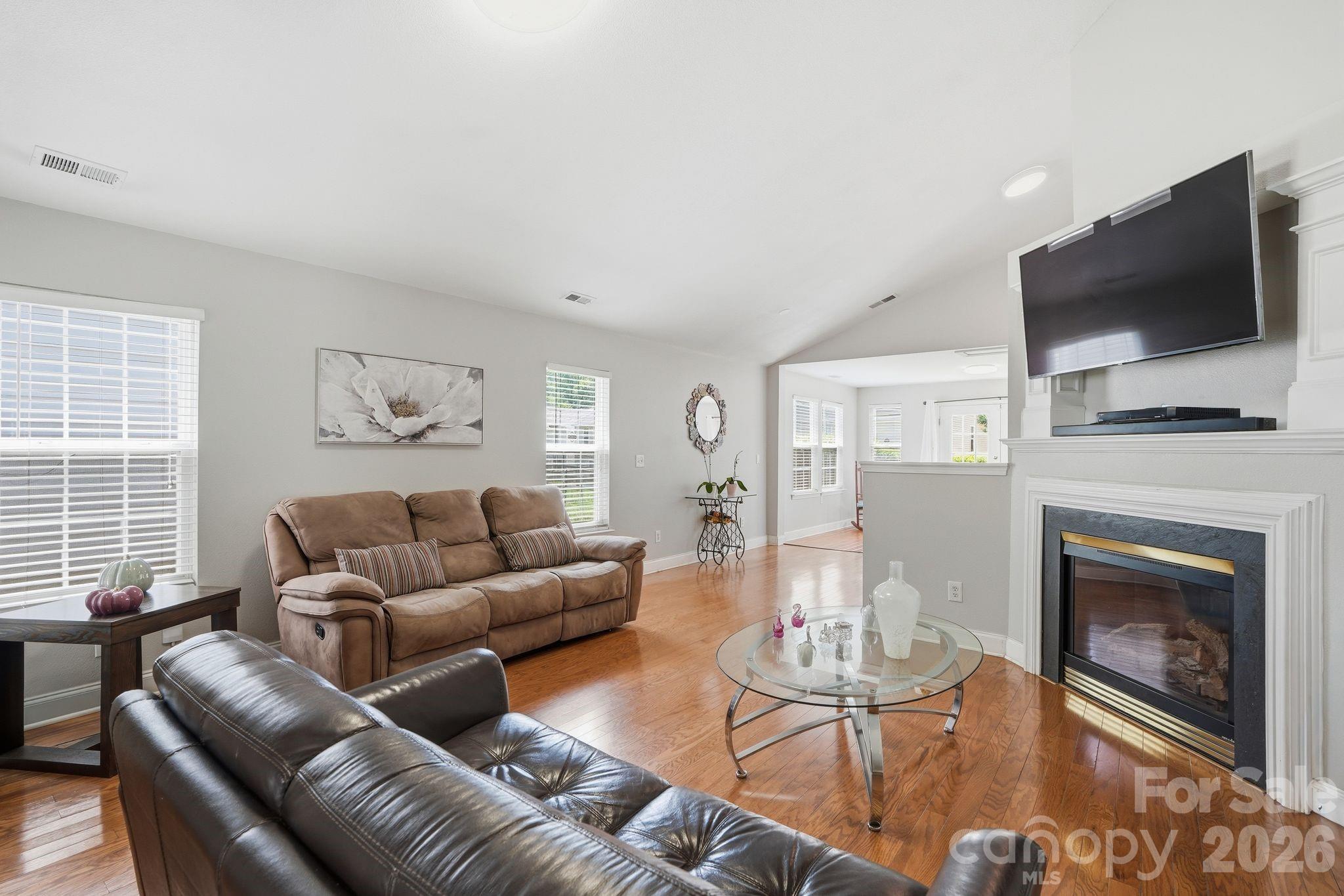 5816 Wallace Avenue Property Photo 8