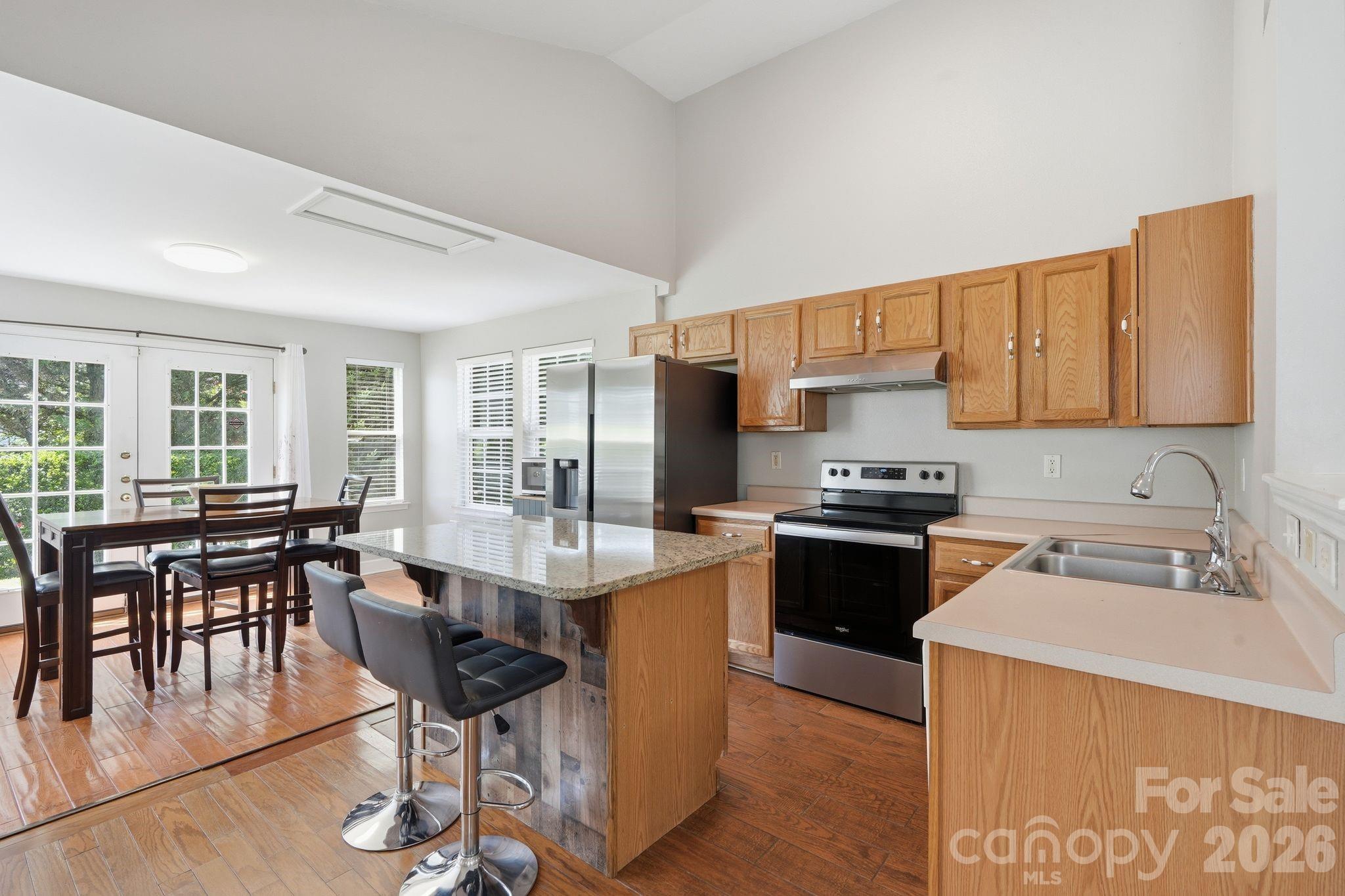 5816 Wallace Avenue Property Photo 9