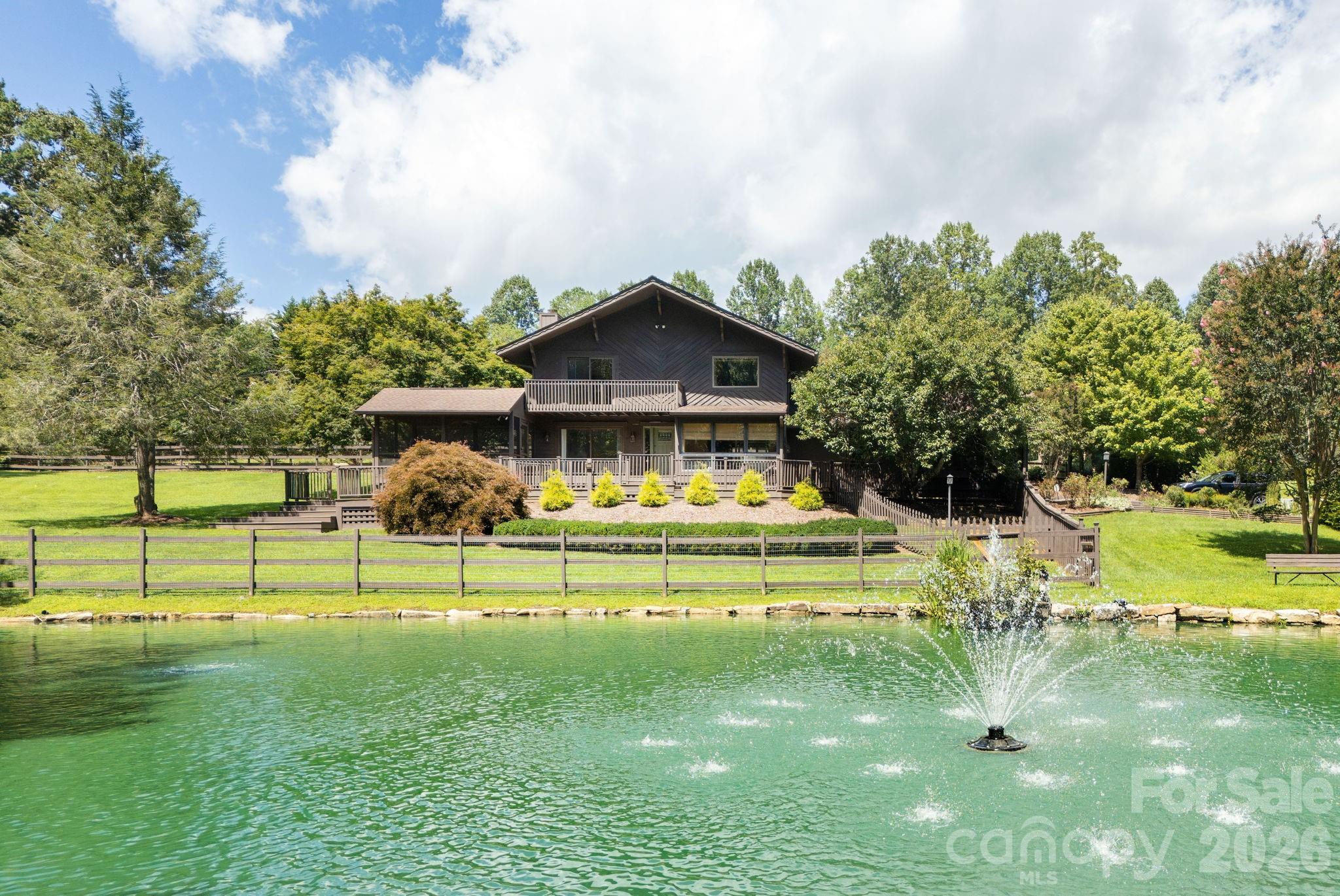 20 Spring Lake Drive Property Photo 3