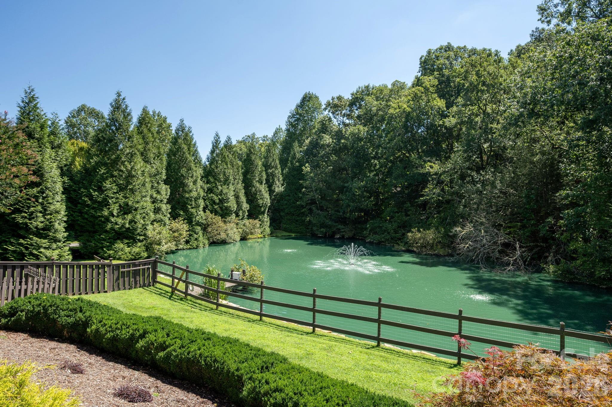 20 Spring Lake Drive Property Photo 6