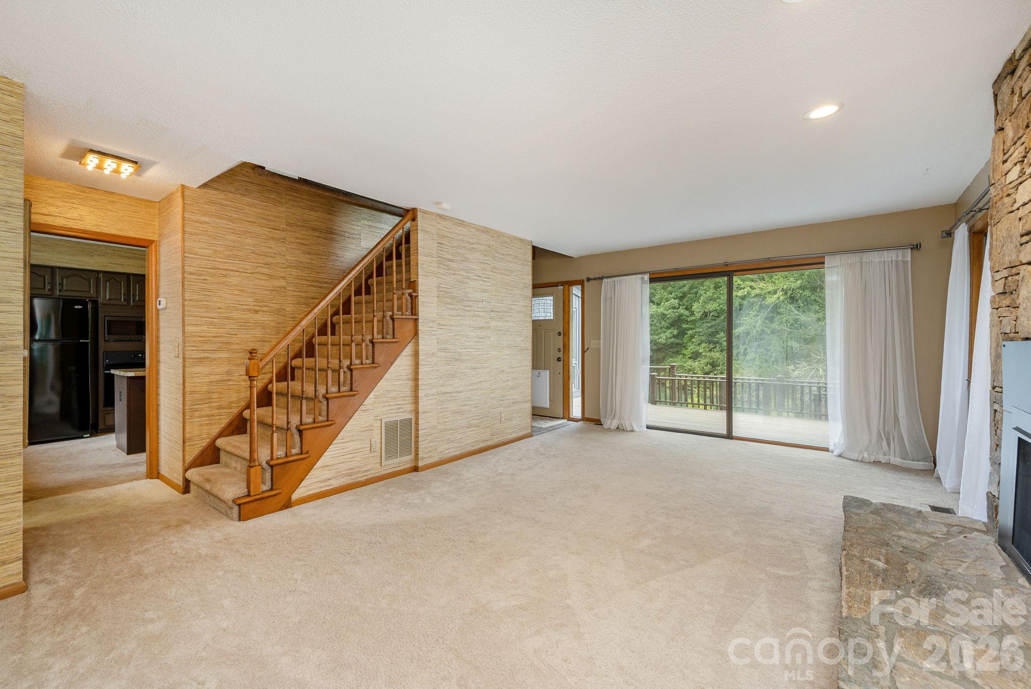 20 Spring Lake Drive Property Photo 8