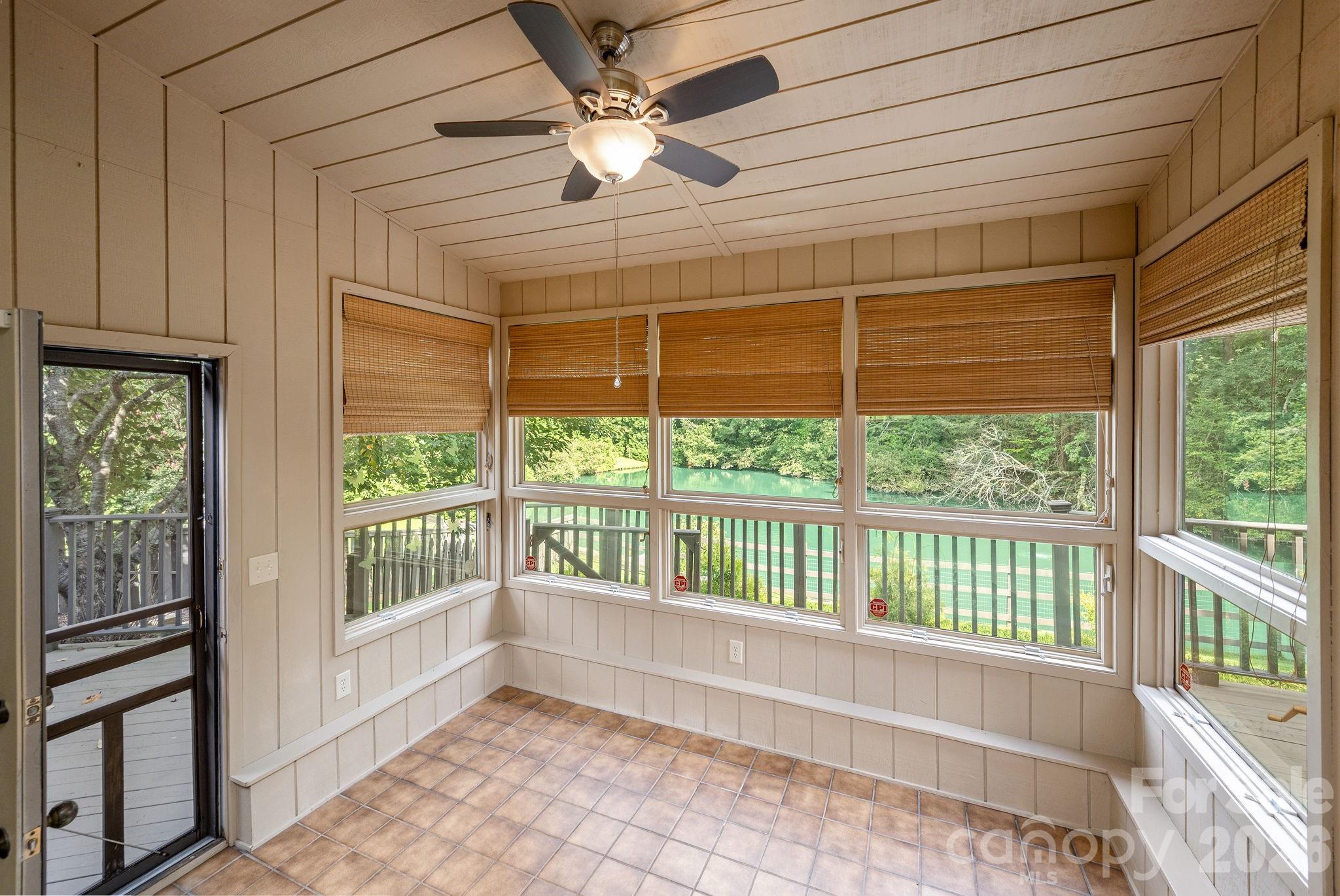 20 Spring Lake Drive Property Photo 14