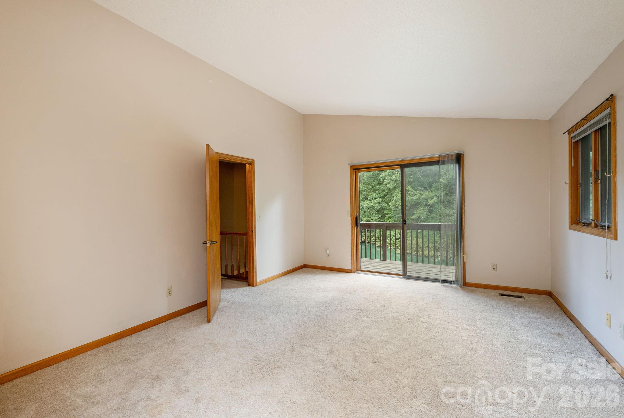 20 Spring Lake Drive Property Photo 16