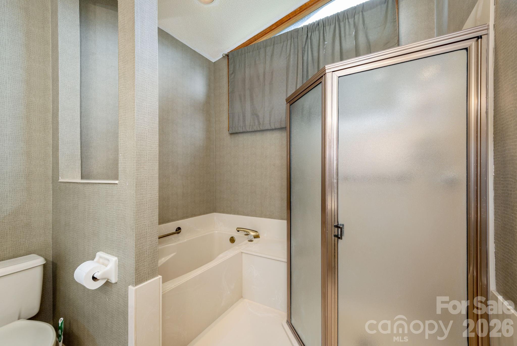 20 Spring Lake Drive Property Photo 19
