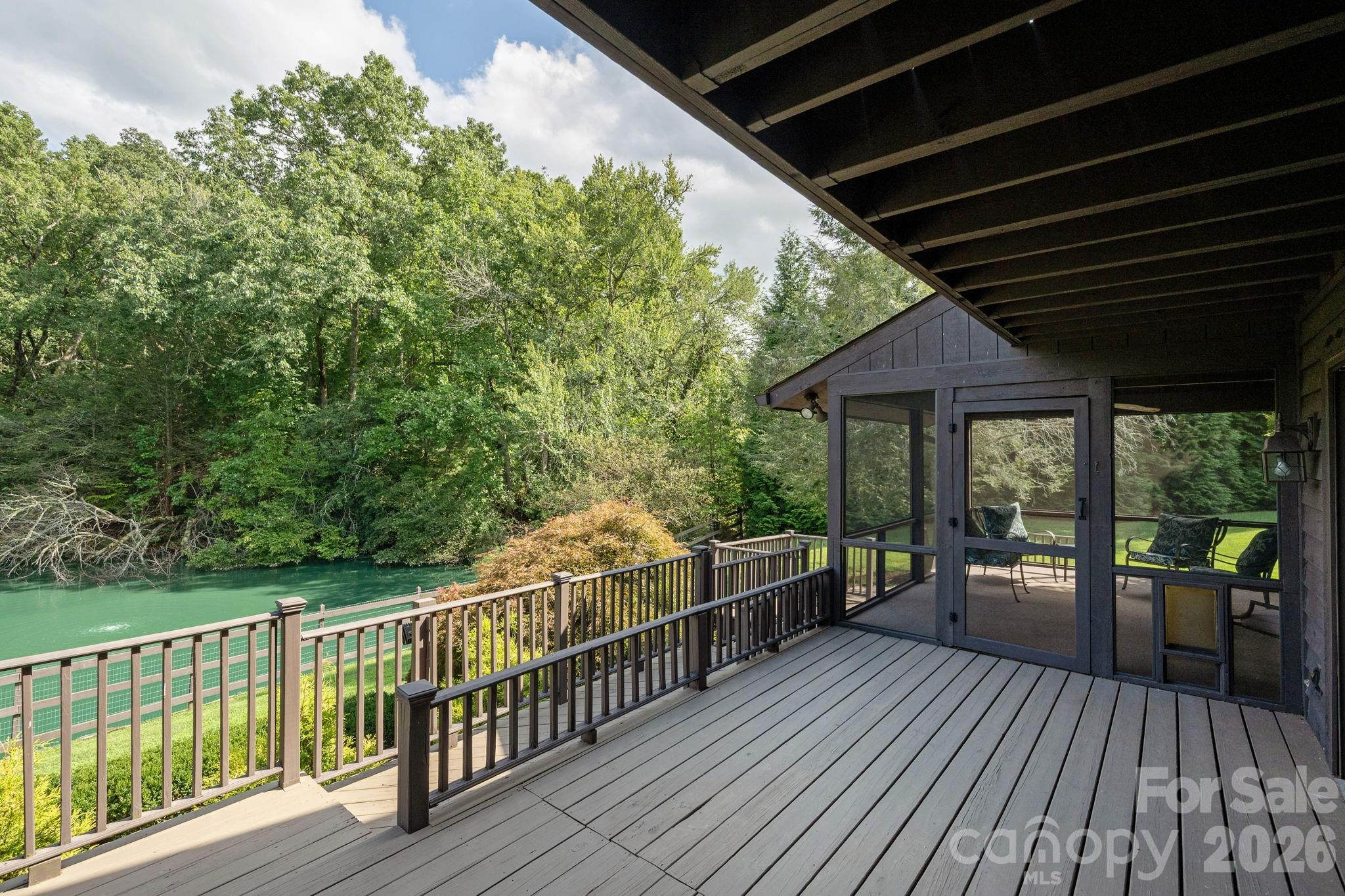 20 Spring Lake Drive Property Photo 27